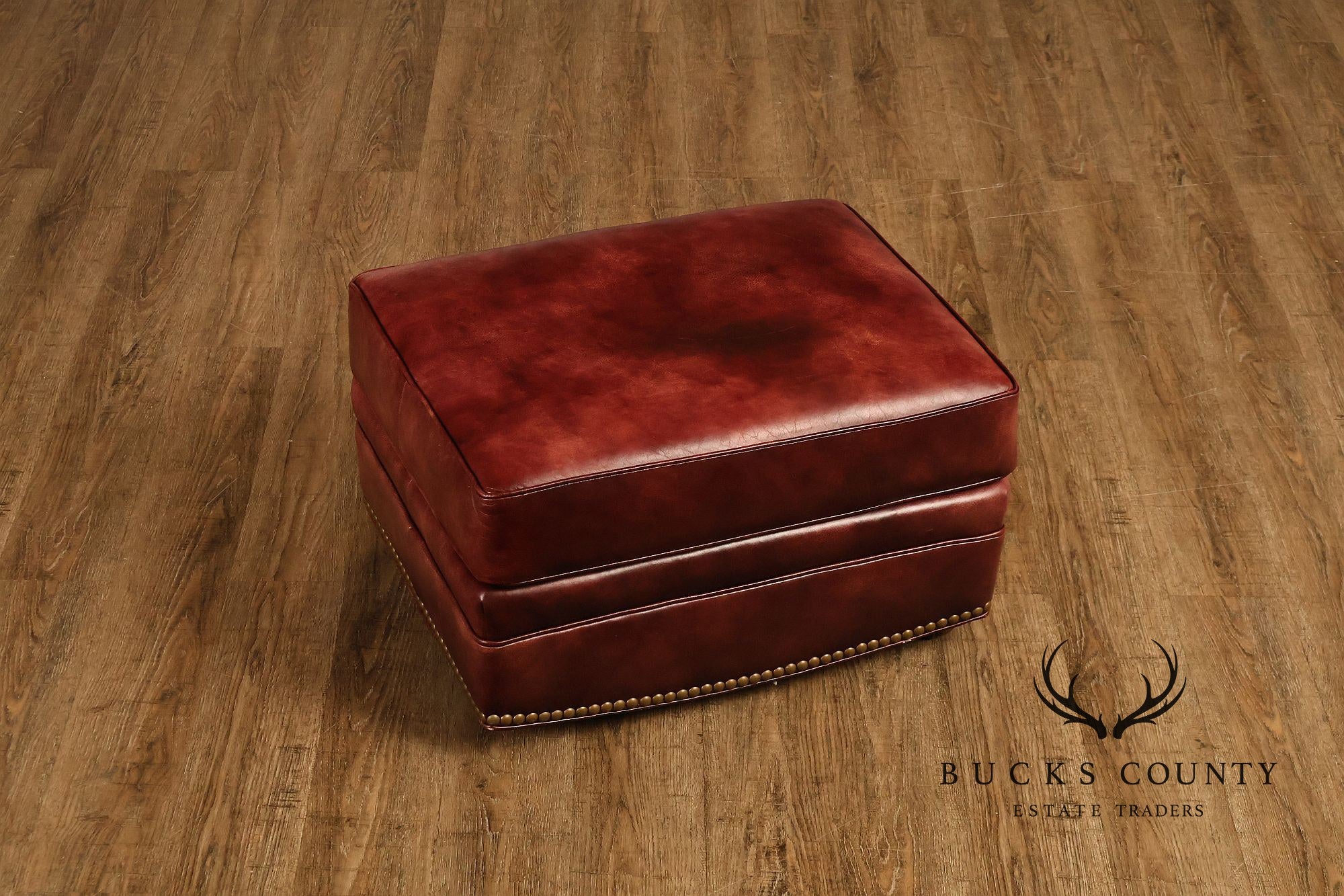 English Traditional Style Pair of Leather Ottomans