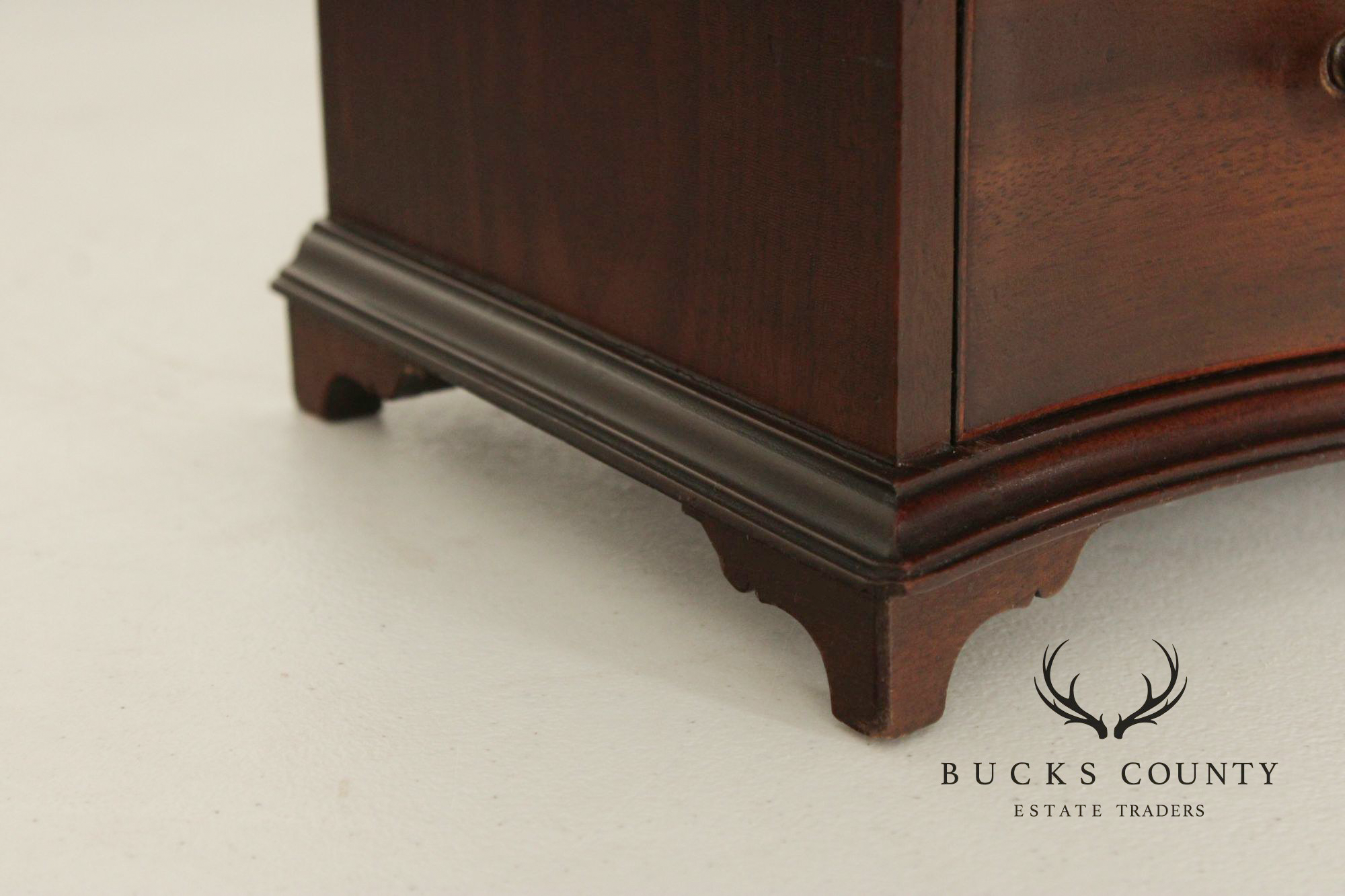 Potthast Bros. Federal Style Mahogany Shaving Mirror With Serpentine Base And Oval Swivel Glass