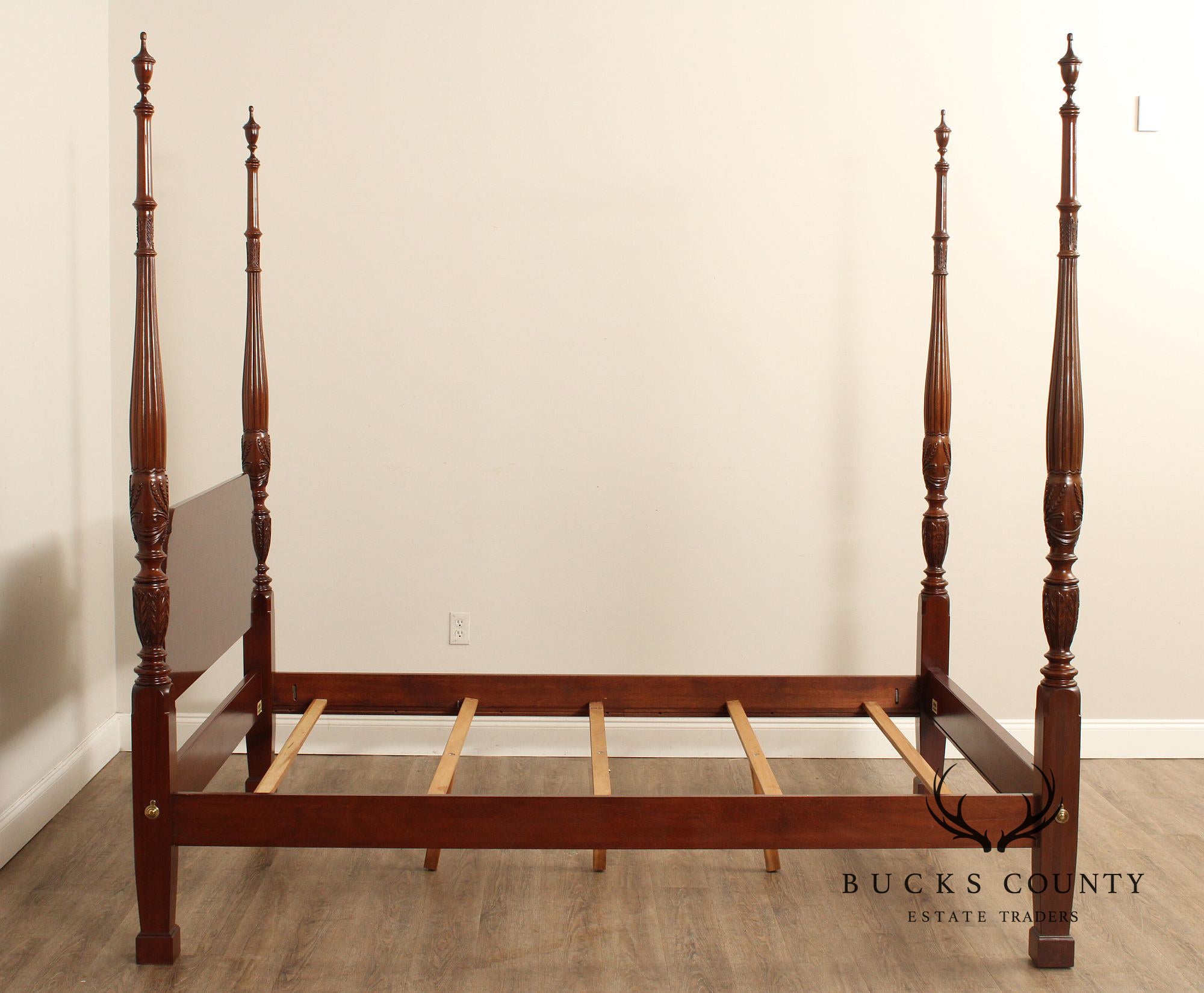 Ethan Allen 'Georgian Court' Cherry Rice Carved Queen  Size Poster Bed