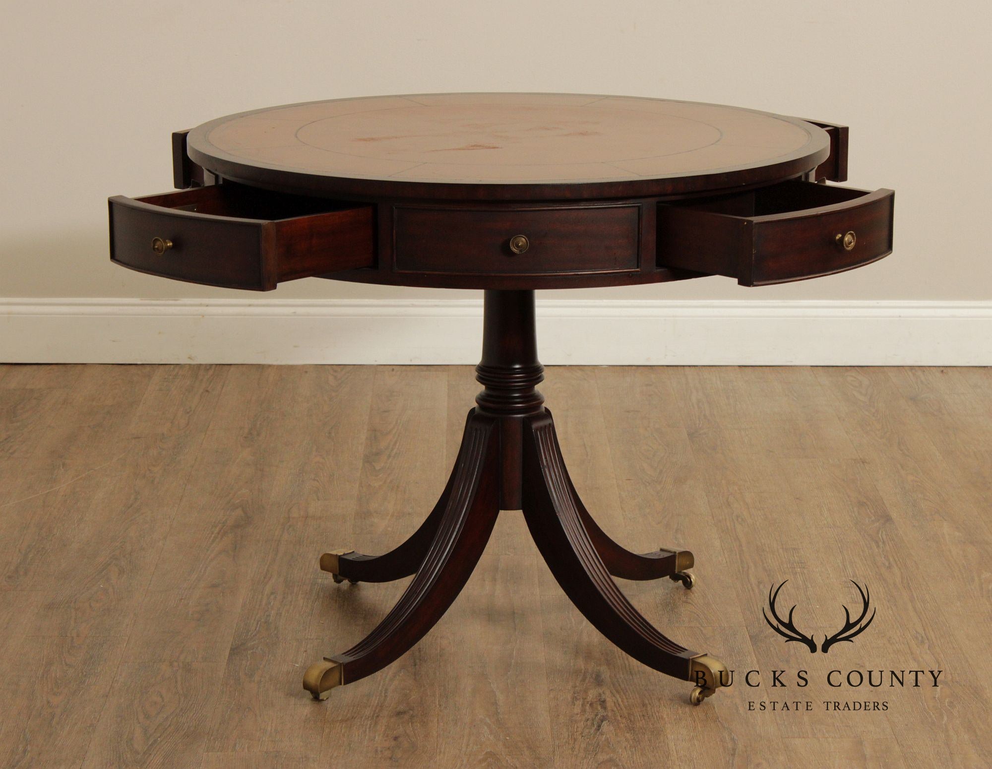 Ethan Allen Regency Style Round Leather Top Mahogany Rent Table