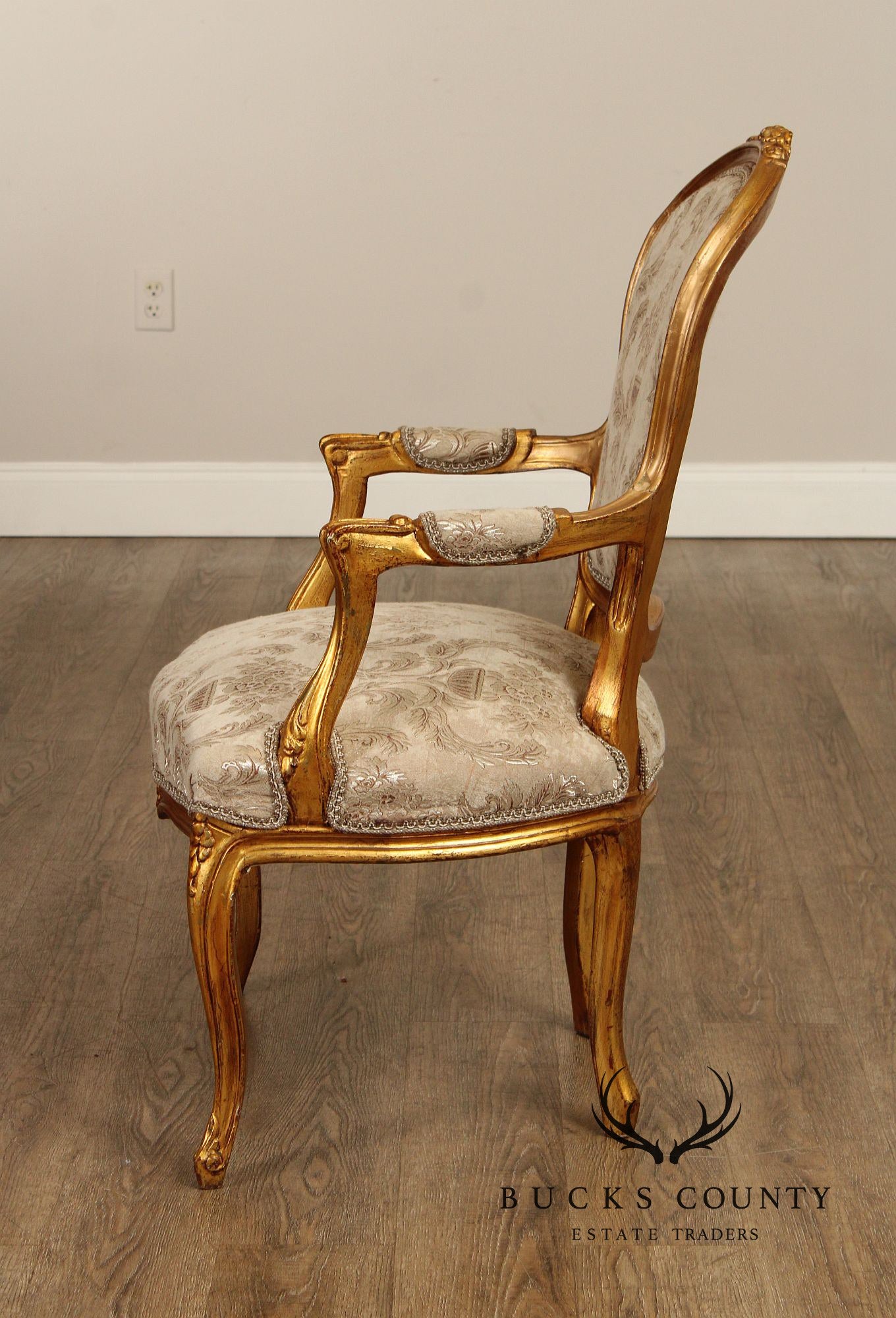 French Louis XV Style Pair of Giltwood Fauteuil Armchairs