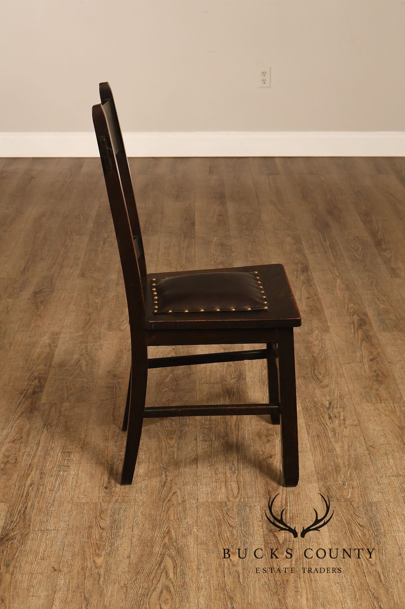 Mission Style Antique Oak Rabbit Ear Side Chair With Leather Seat