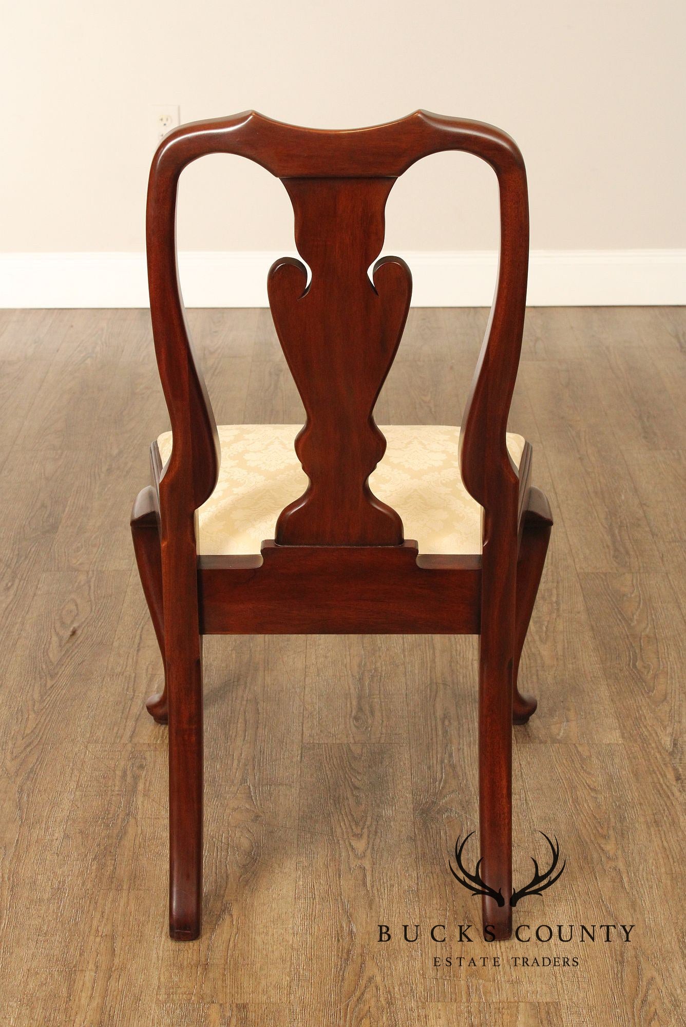 Henkel Harris Queen Anne Style Set of Eight Mahogany Dining Chairs