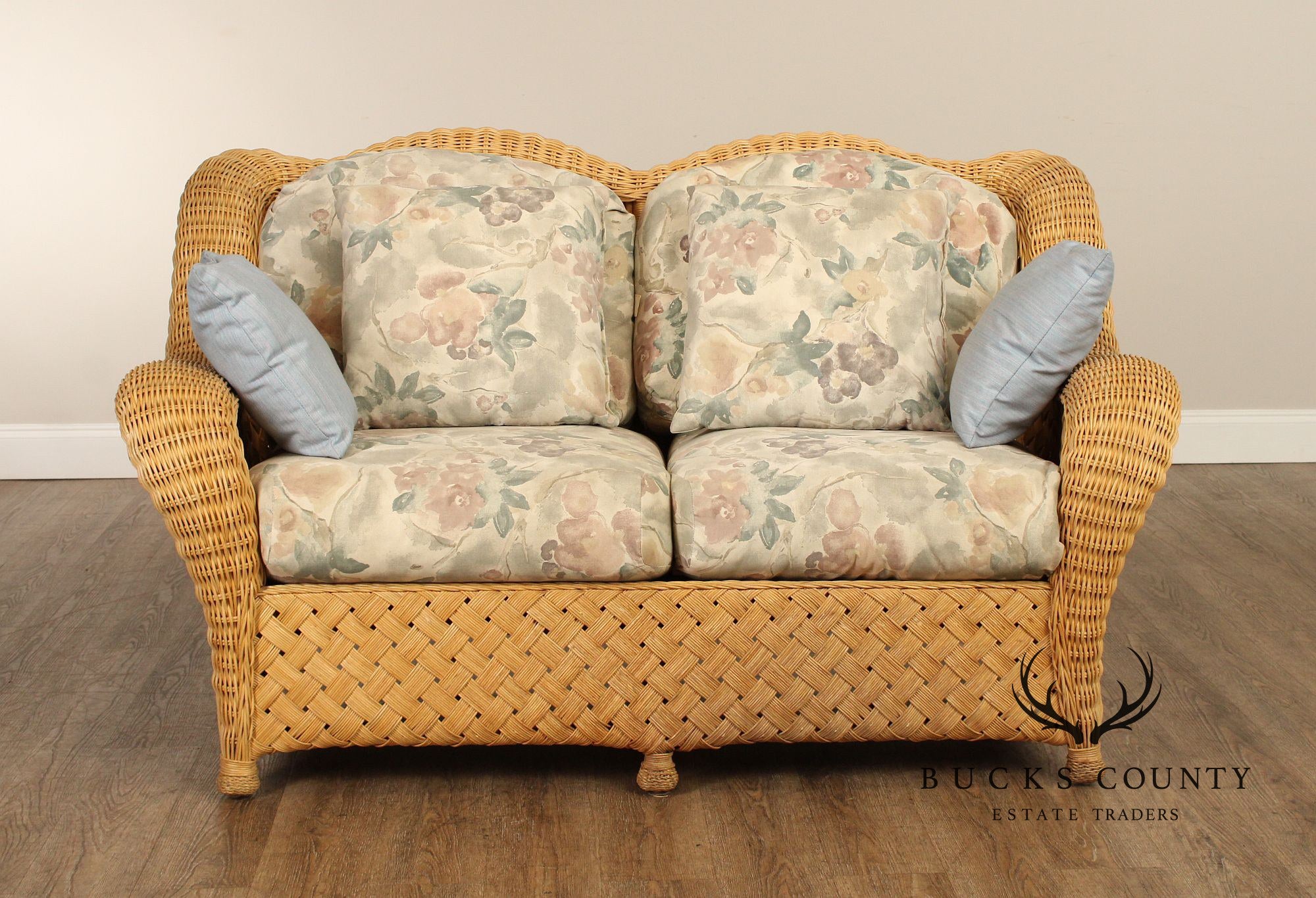 Quality Vintage Wicker Loveseat Sofa