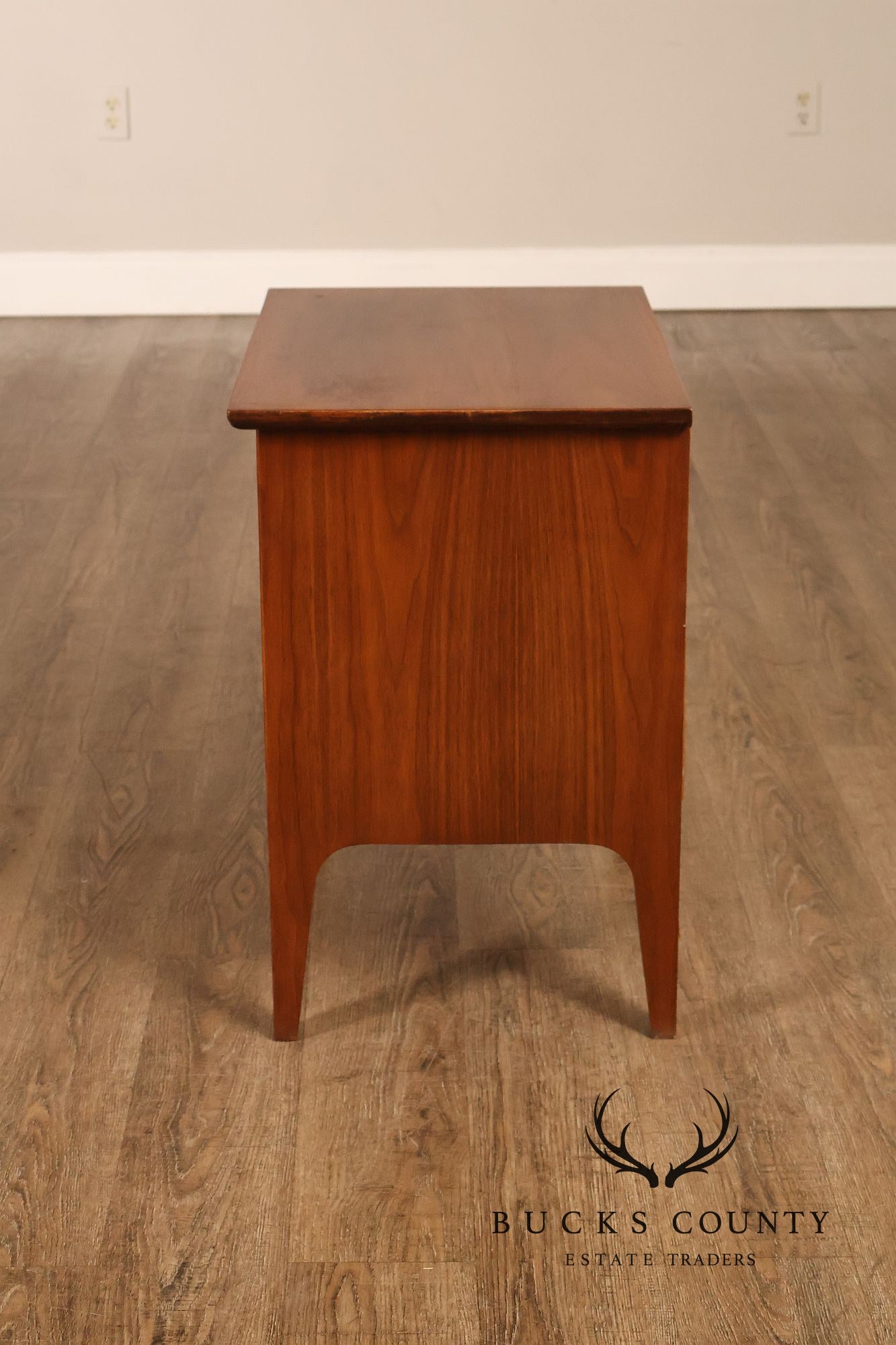 Mid Century Modern Pair of Walnut Nightstands