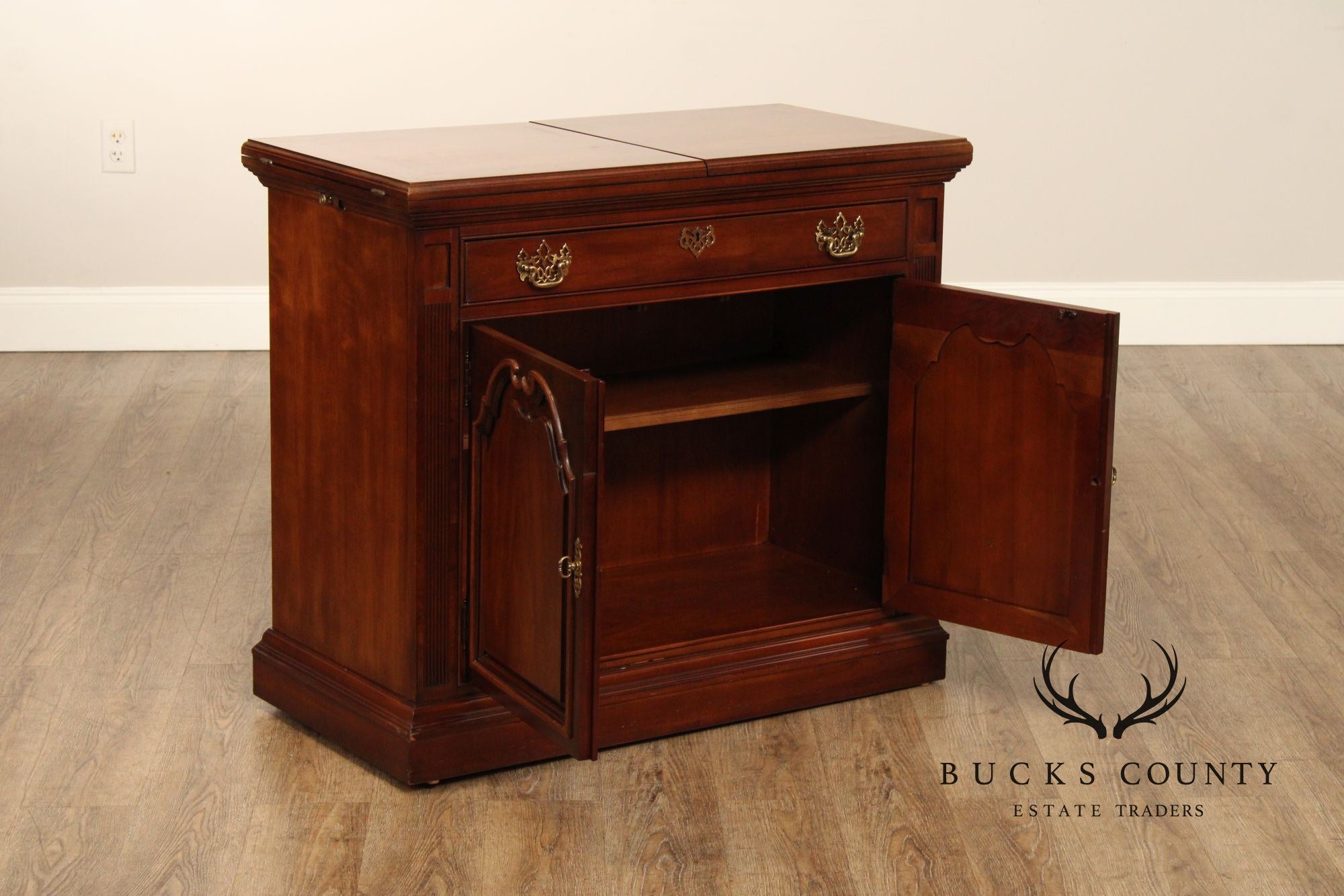 Thomasville Georgian Style Cherry Flip Top Server