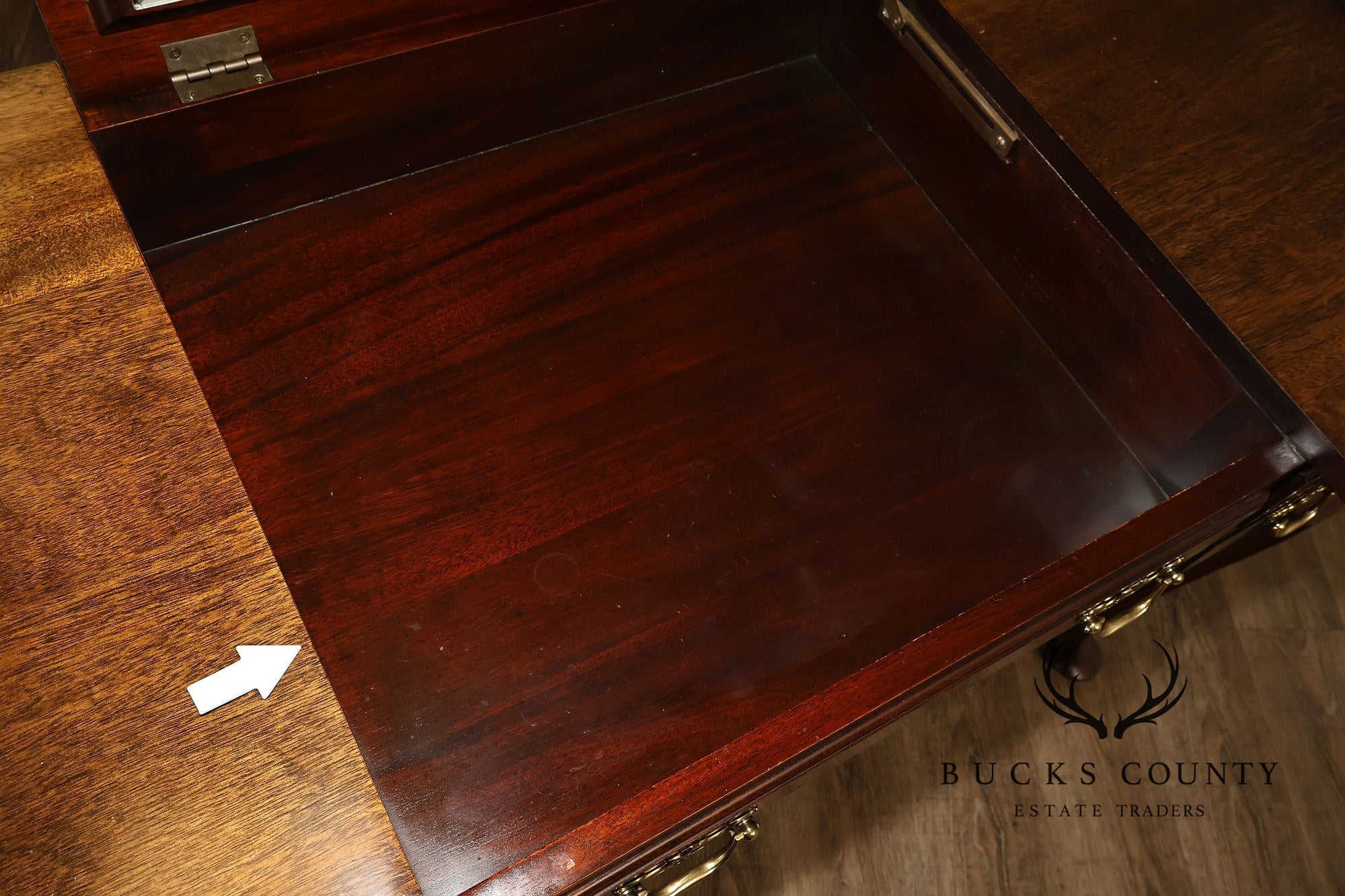Stickley Queen Anne Style Mahogany Vanity Dressing Table