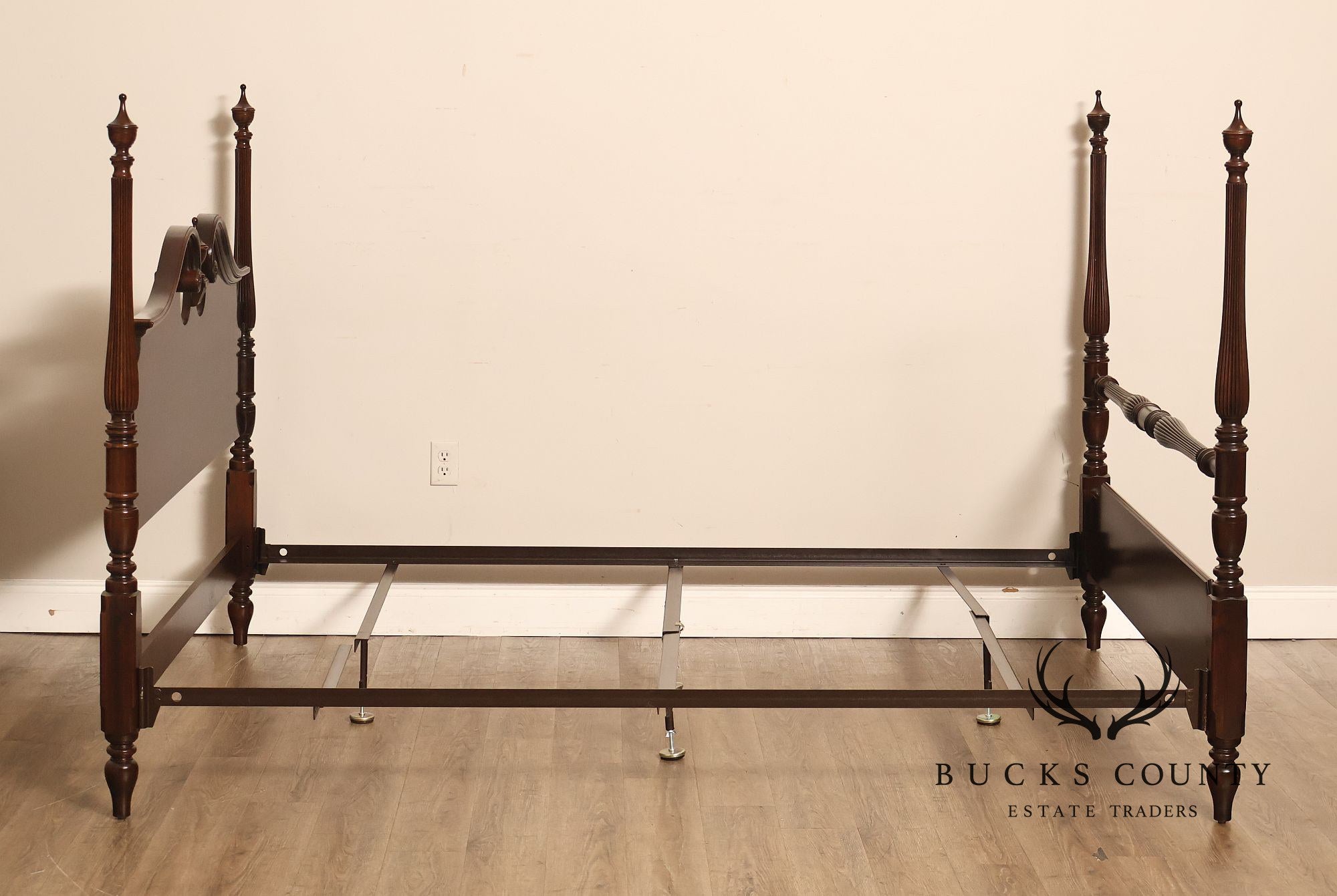 Ethan Allen 'Georgian Court' Queen Cherry Poster Bed