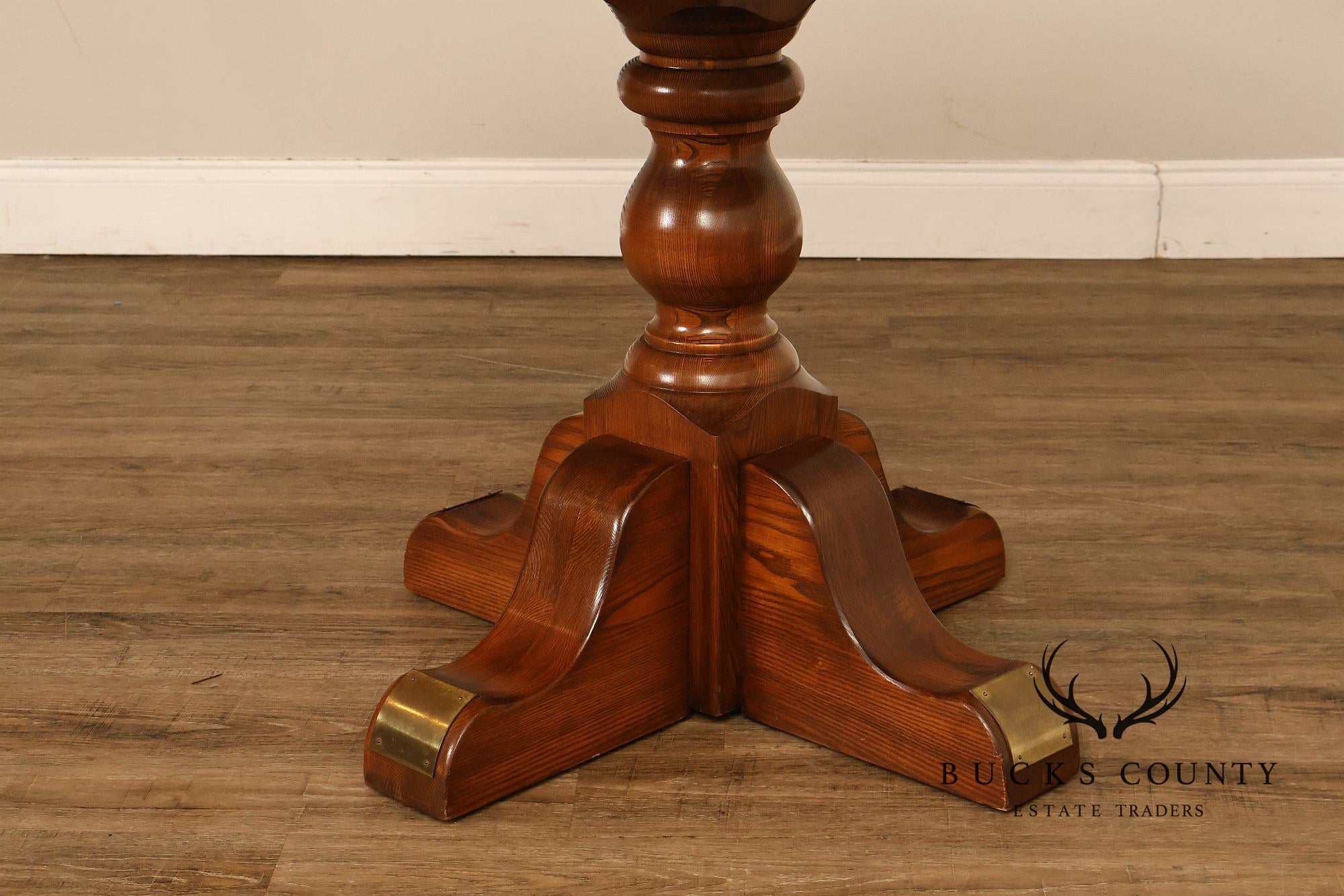 Vintage 42 Inch Oak Round Pedestal Dining Table With Leaf