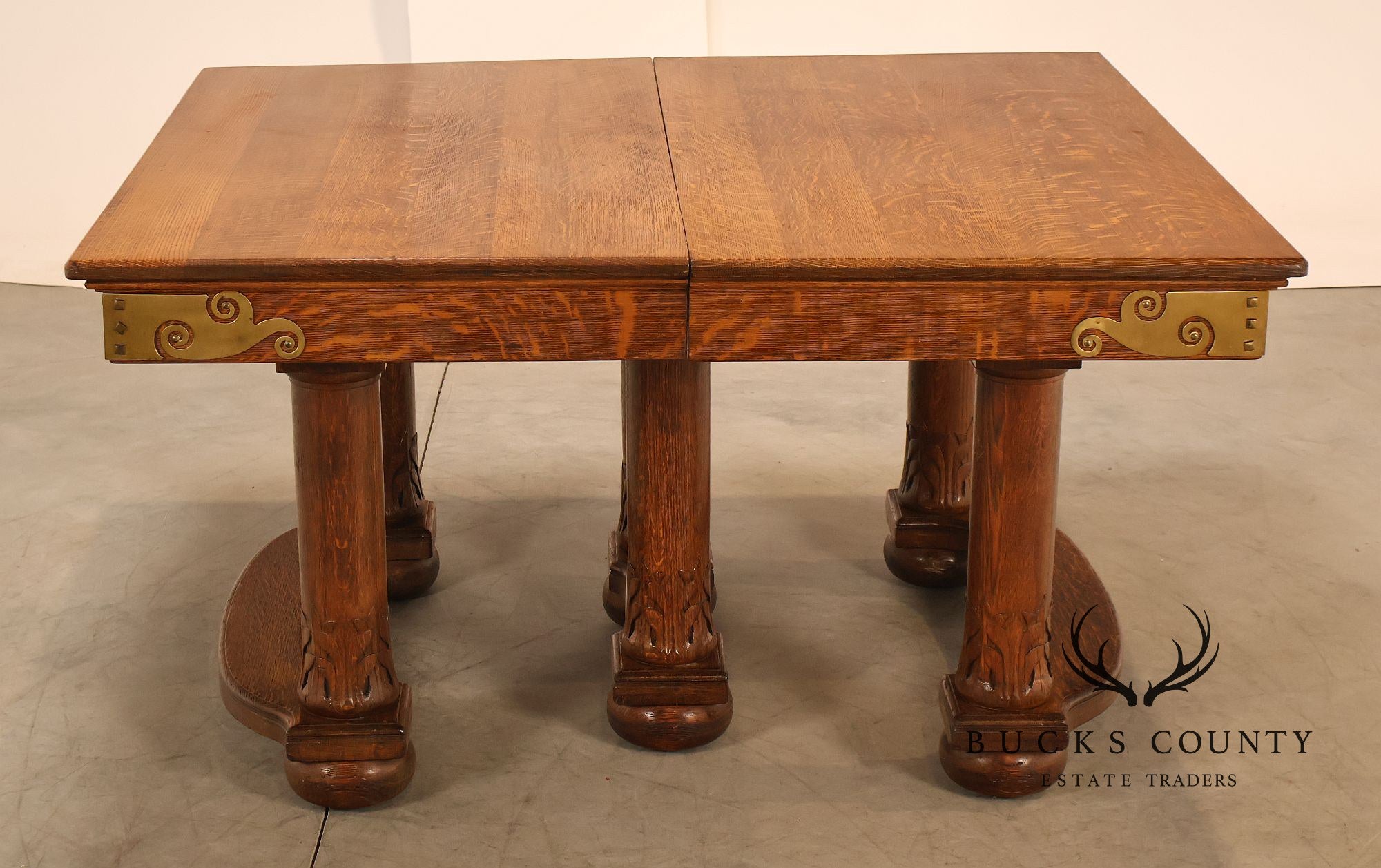 Antique Victorian Oak Expandable Dining Table
