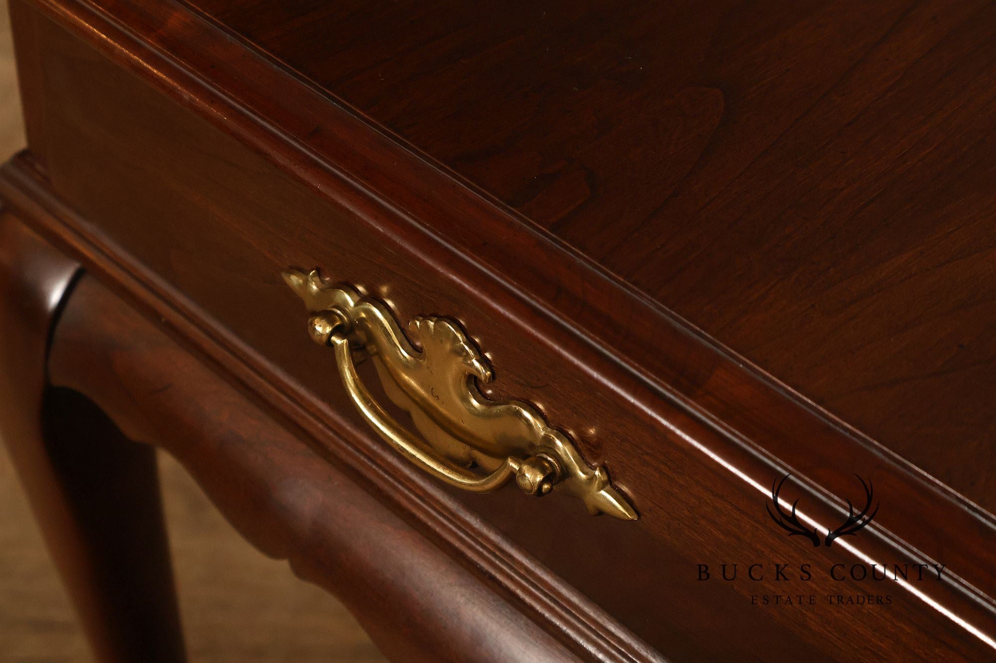 Ethan Allen Vintage Queen Anne Style Cherry Drop Leaf Side Table