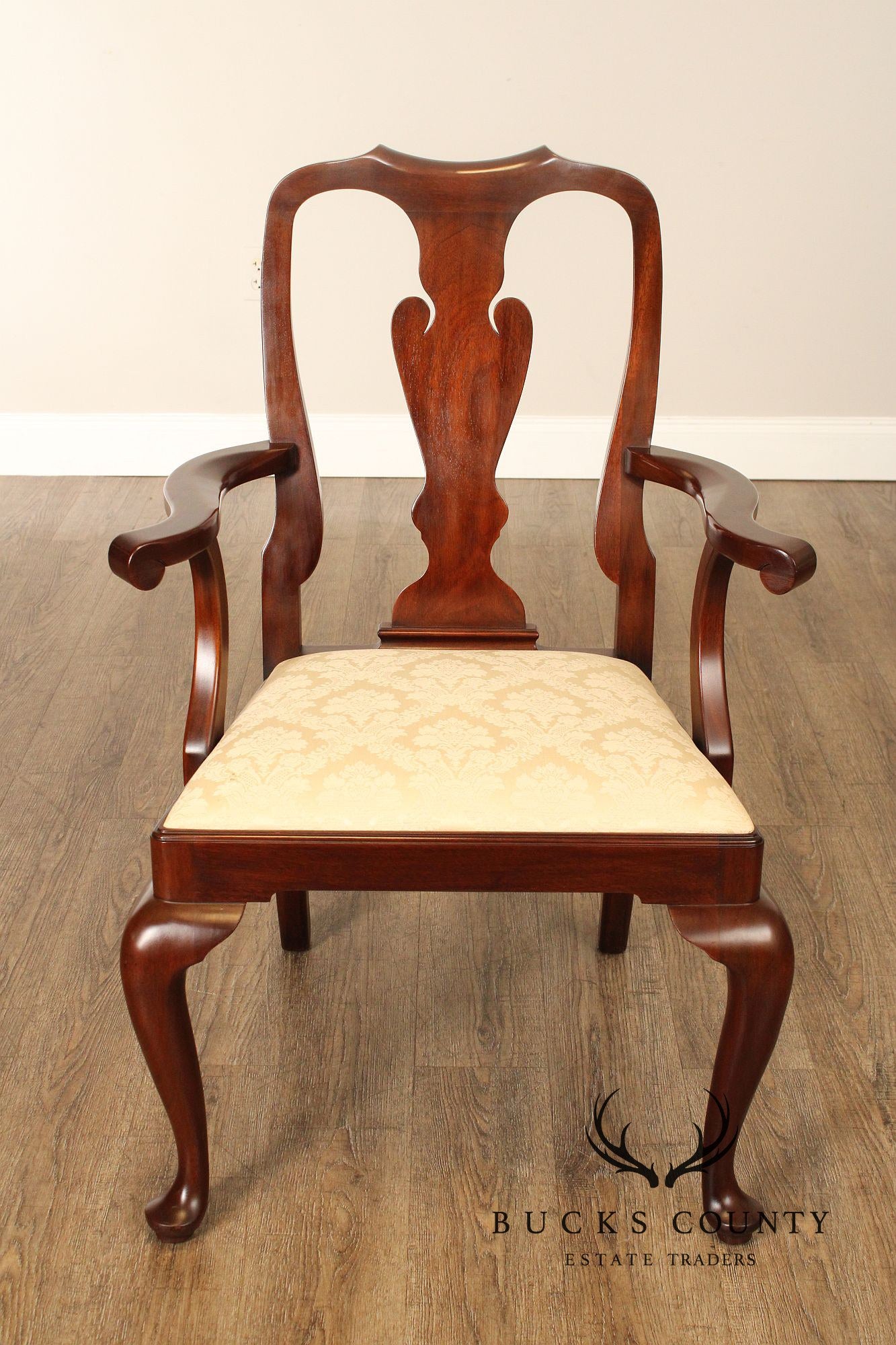 Henkel Harris Queen Anne Style Set of Eight Mahogany Dining Chairs