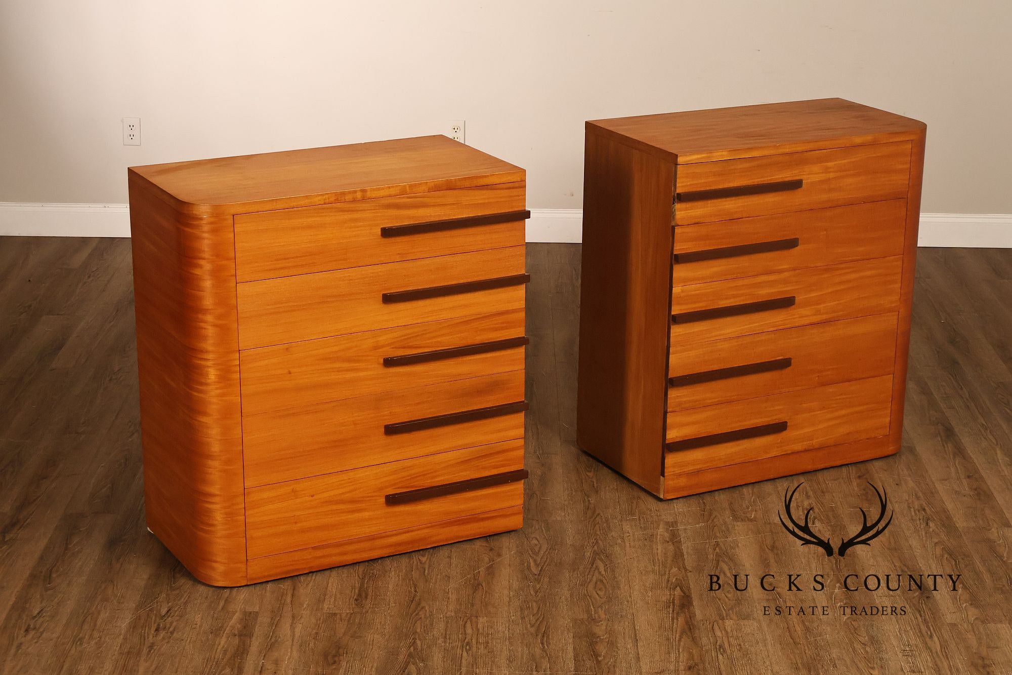 Donald Deskey Attributed 1930s Art Deco Streamlined Pair Of Five Drawer Chests