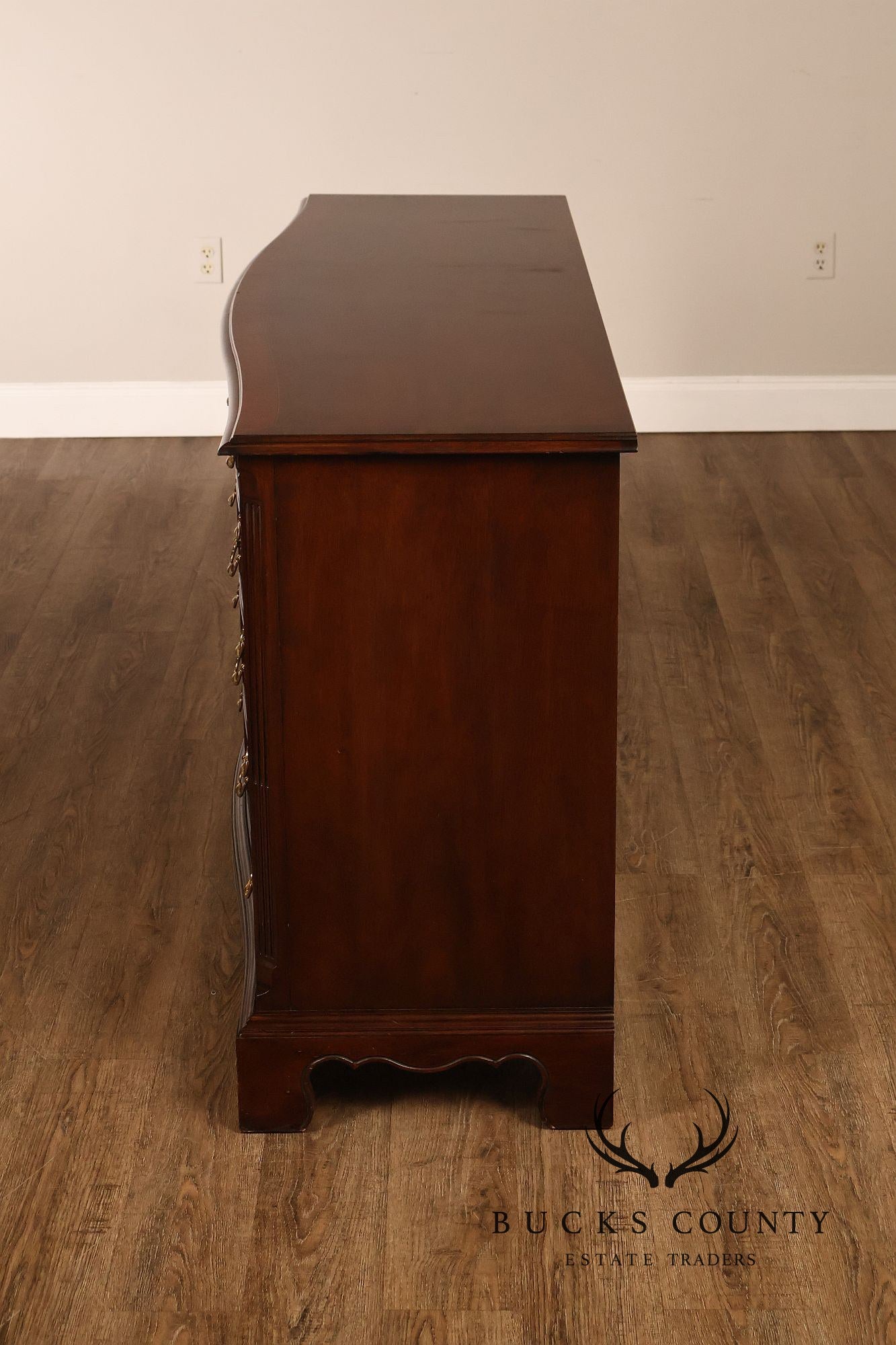 Drexel Heritage Georgian Style Mahogany Twelve-Drawer Dresser