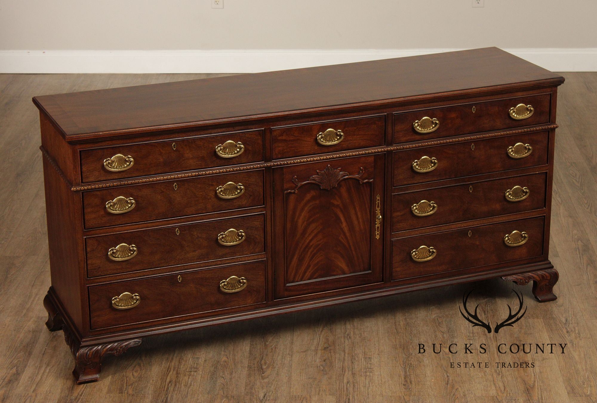 Henredon Georgian Style Mahogany Long Dresser