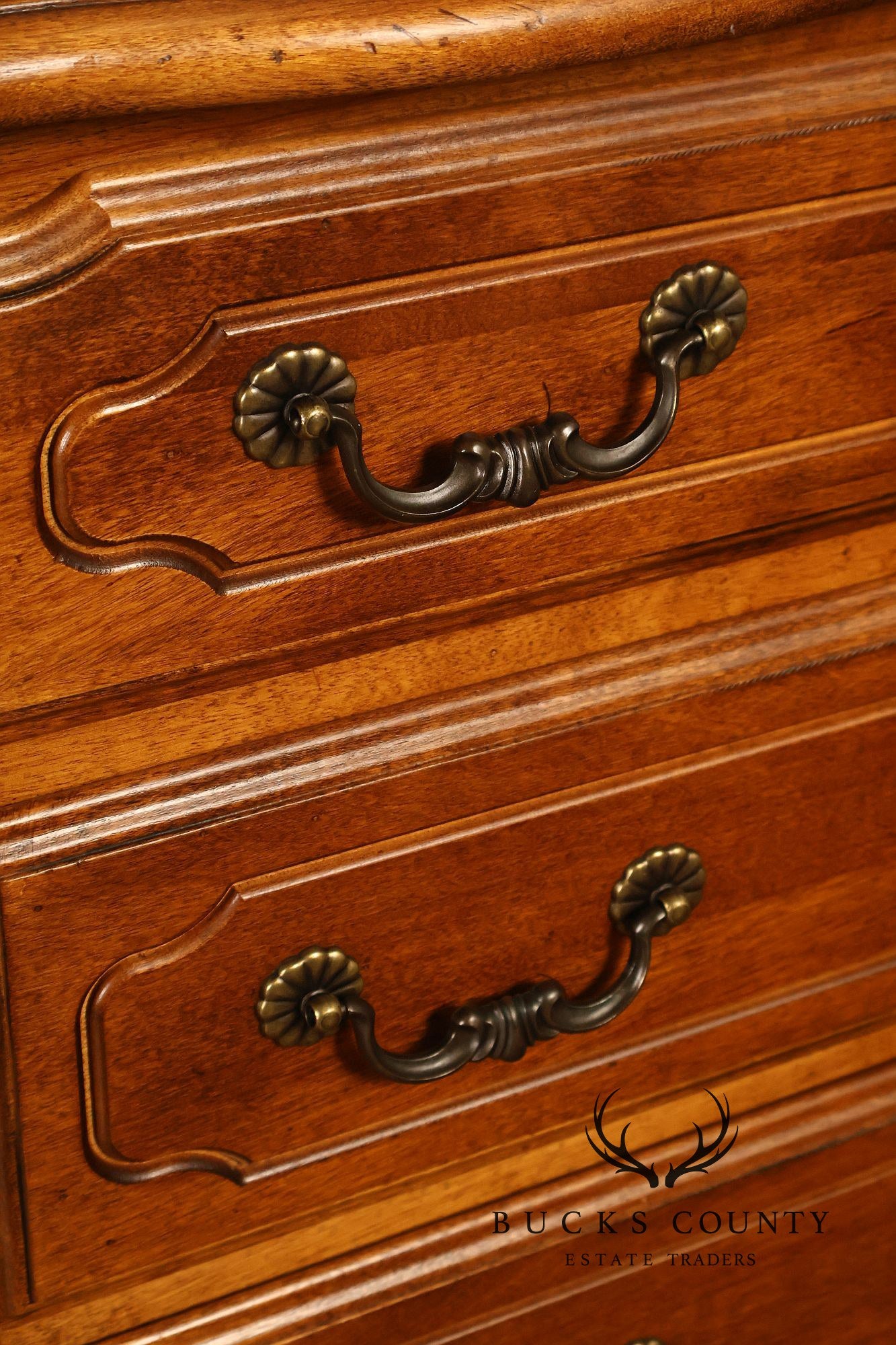 Ethan Allen Country French Maple And Birchwood Eight Drawer Dresser