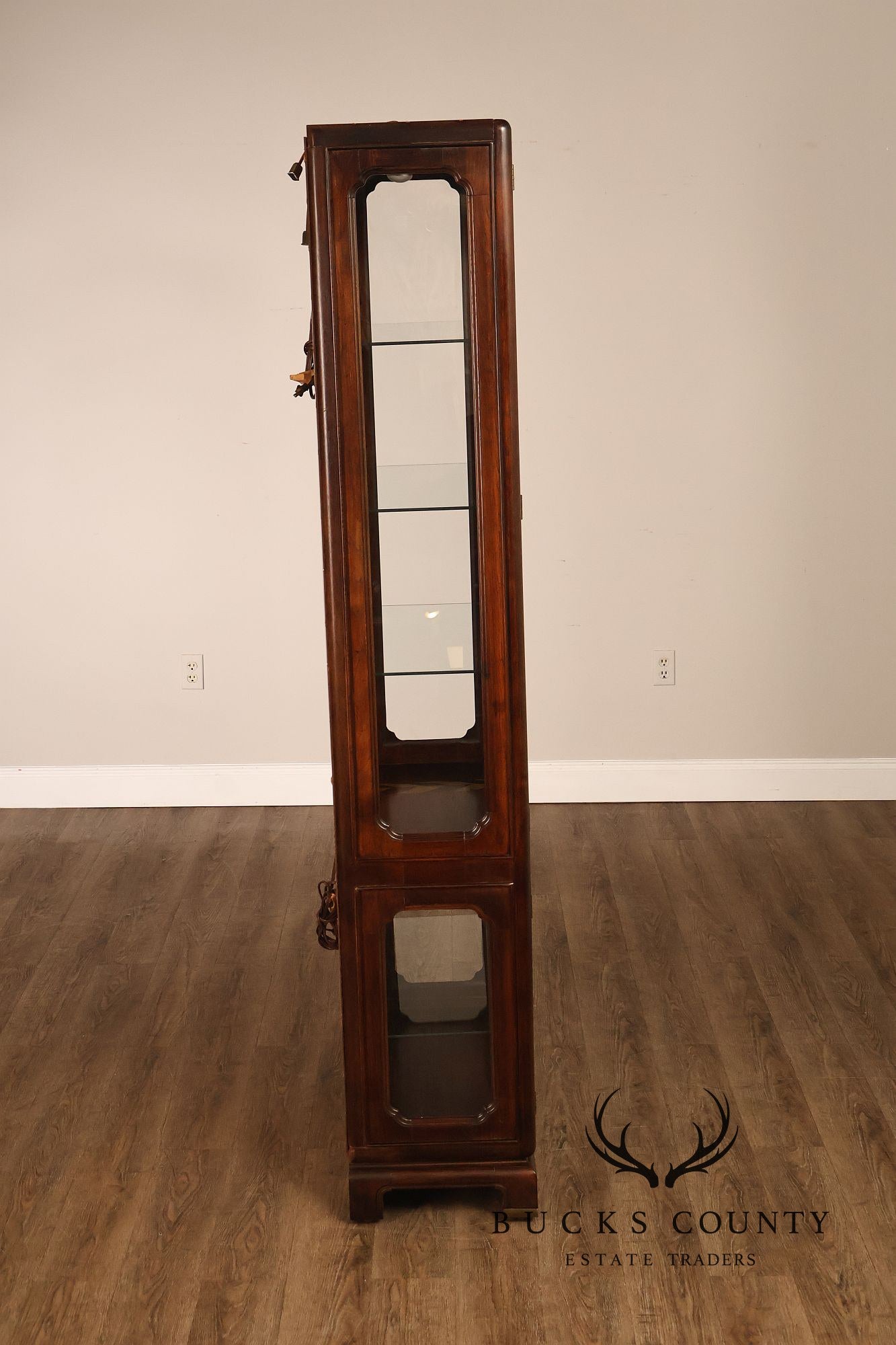 Hollywood Regency Asian Influenced Pair Of Lighted Curio Display Cabinets