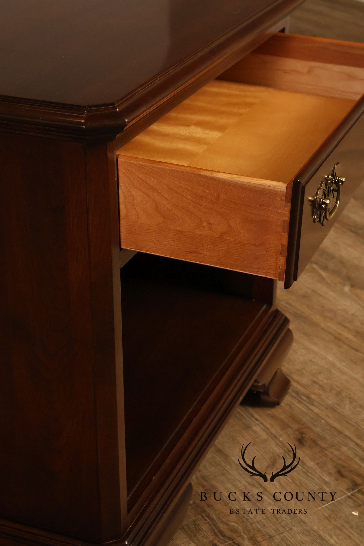 Ethan Allen 'Georgian Court' Pair of Cherry Open Nightstands