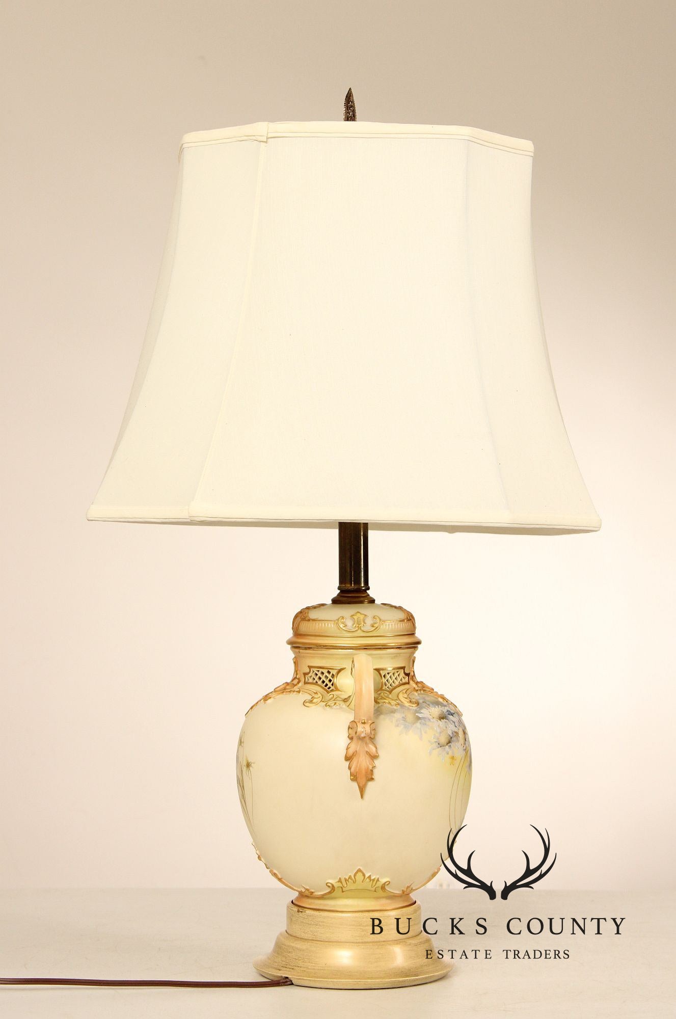 Royal Worcester Porcelain Potpourri Jar Table Lamp