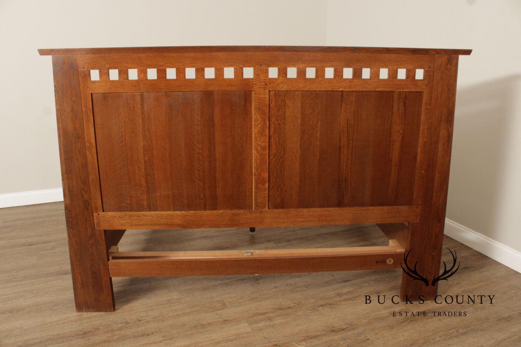 Stickley Highlands Collection King Size Oak Bed Frame