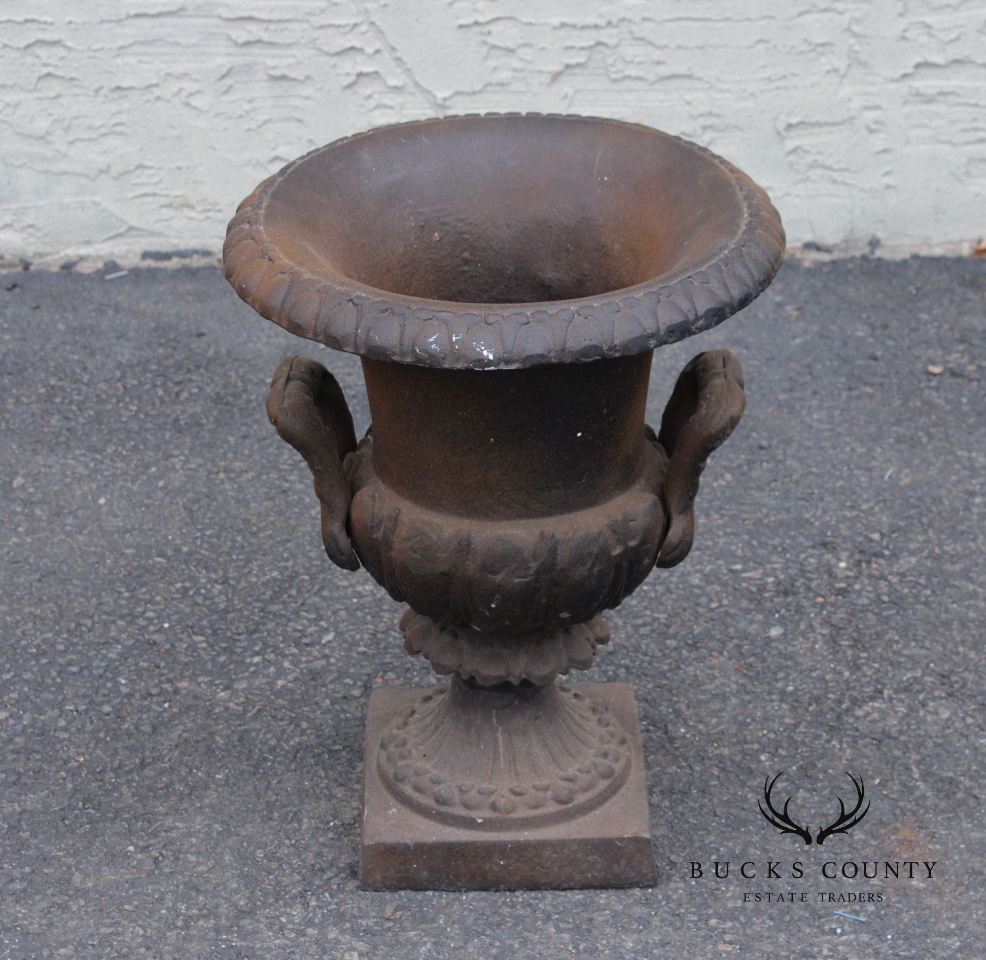 Classical Style Vintage Cast Iron Outdoor Garden Urn Planter