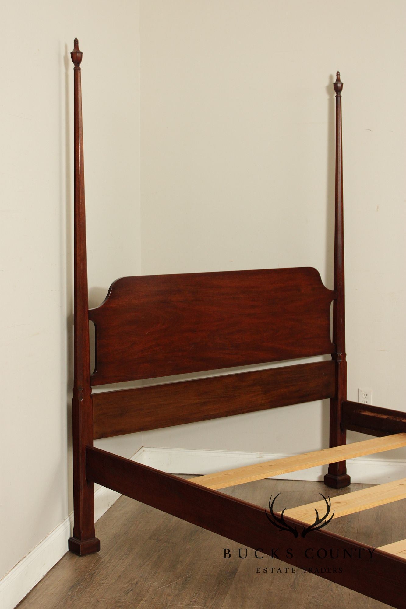 Henkel Harris Virginia Galleries Genuine Mahogany Queen Size Four Poster Bed