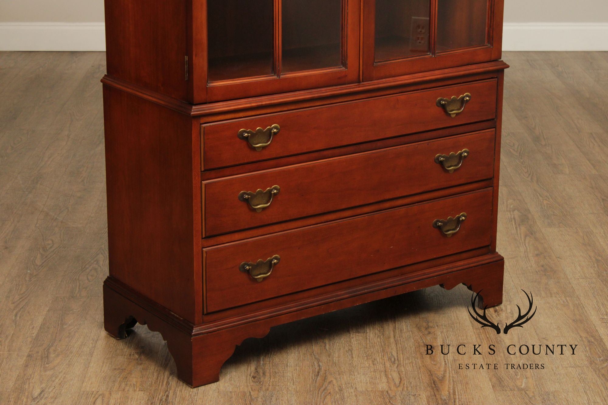 Drexel Chippendale Style Cherry Bookcase Display Cabinet