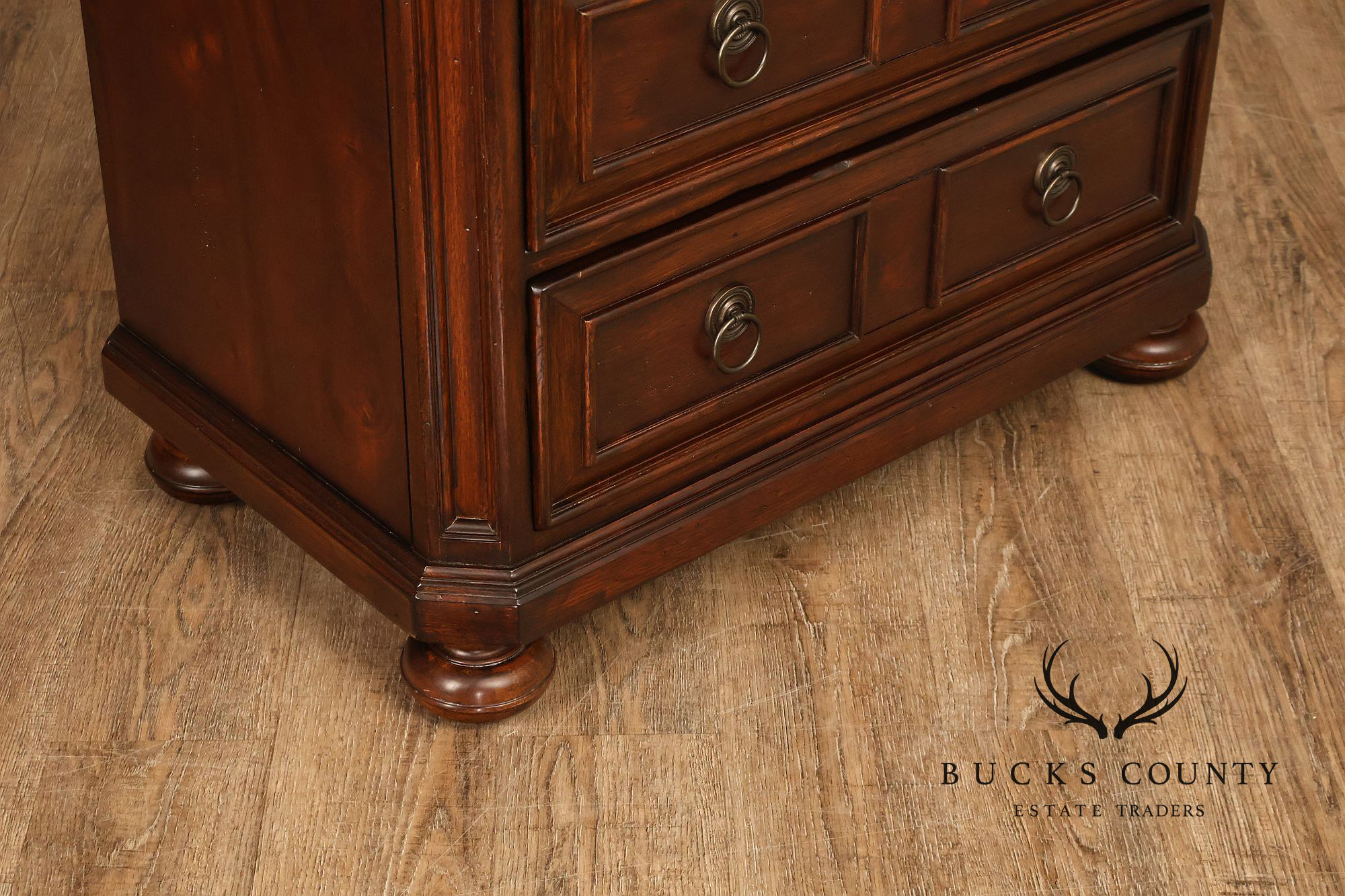 Grafton Street Mahogany Pair of Bedside Chests Nightstands