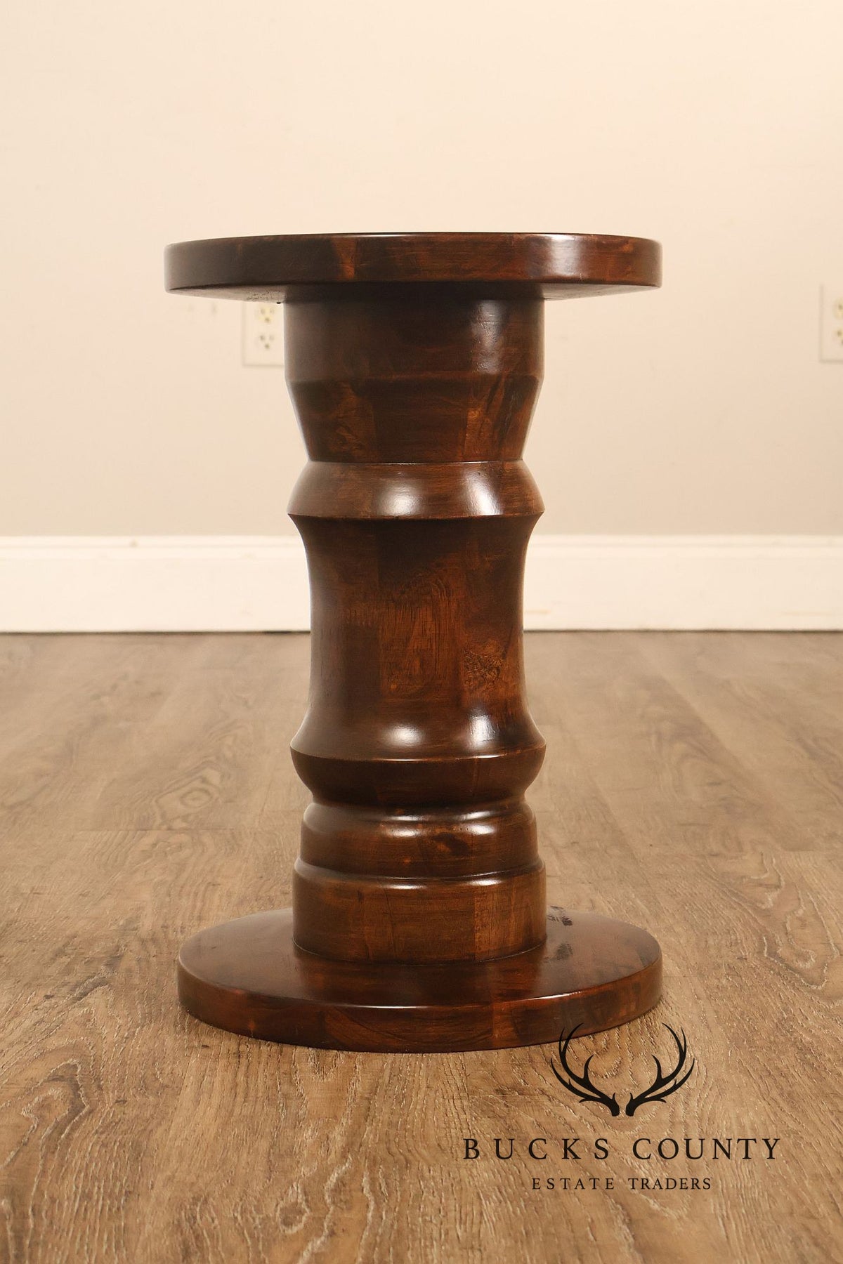 British Colonial Style Pair of Turned Wood Pedestals