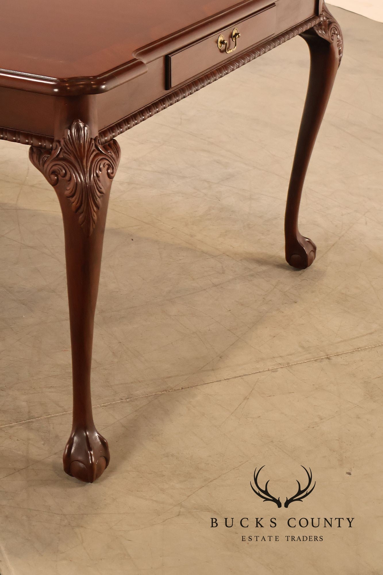 Lexington Furniture Chippendale Style Mahogany Expandable Dining Table