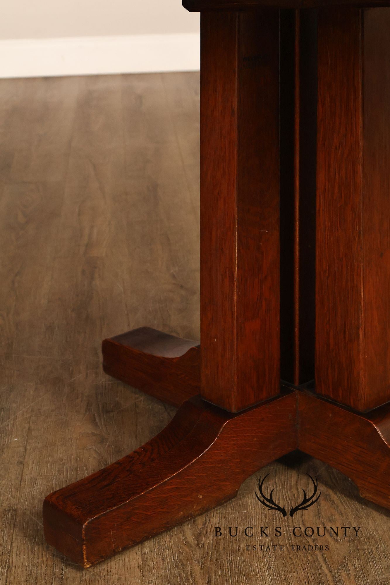 Antique L. & J.G. Stickley No. 716 Mission Oak Shoe Foot Round Dining Table