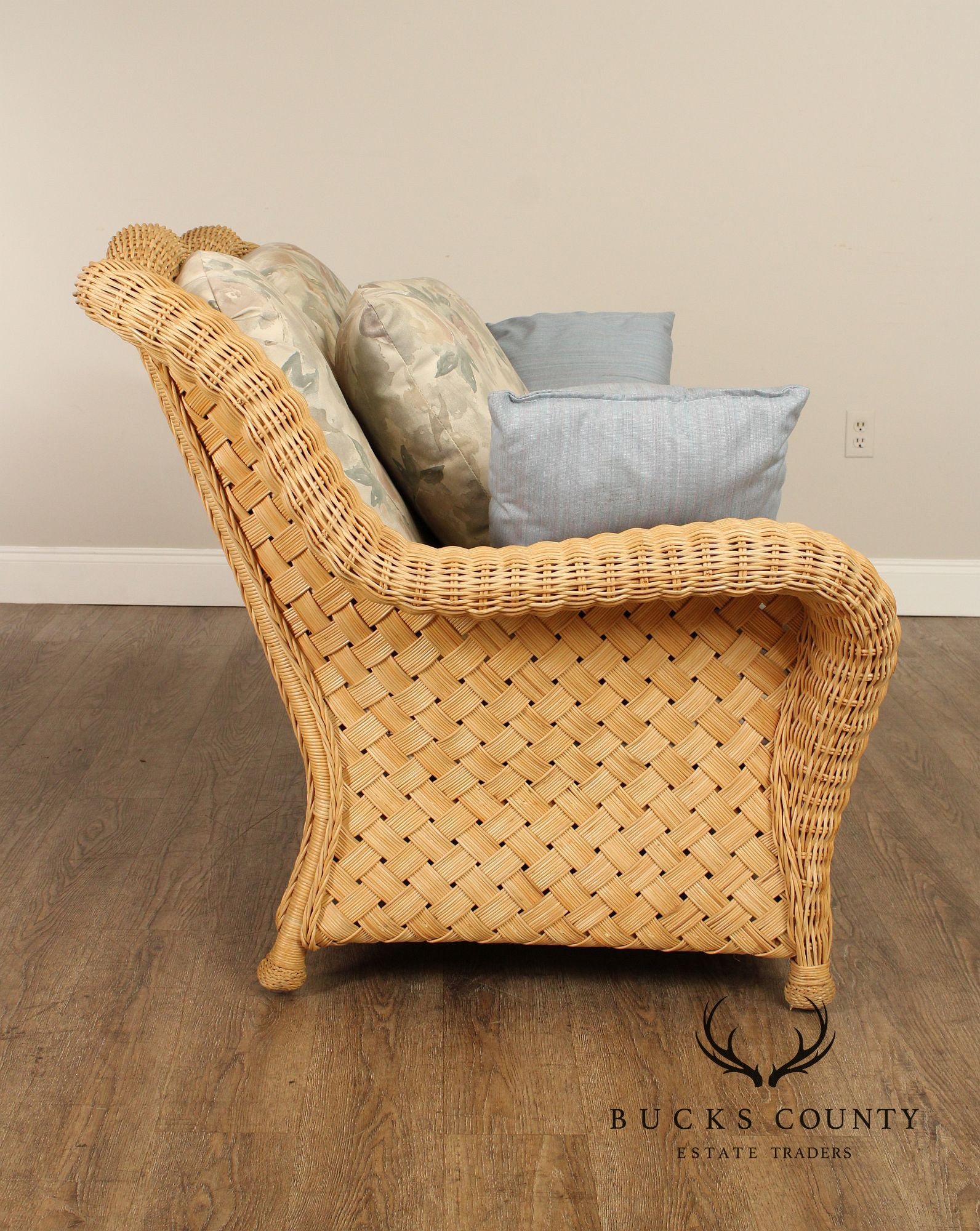 Quality Vintage Wicker Loveseat Sofa