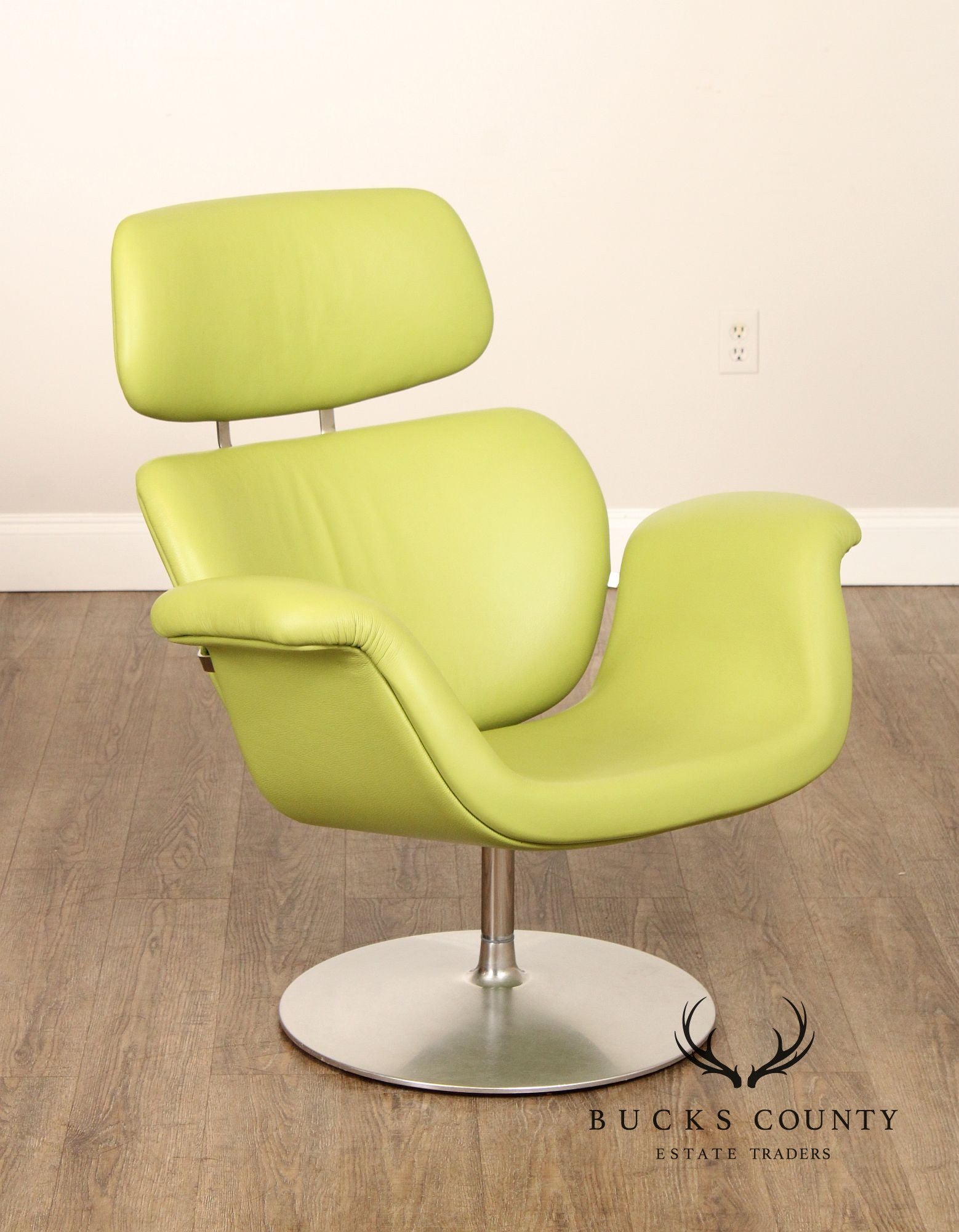 Pierre Paulin 'Tulip' Swivel Lounge Chair and Ottoman