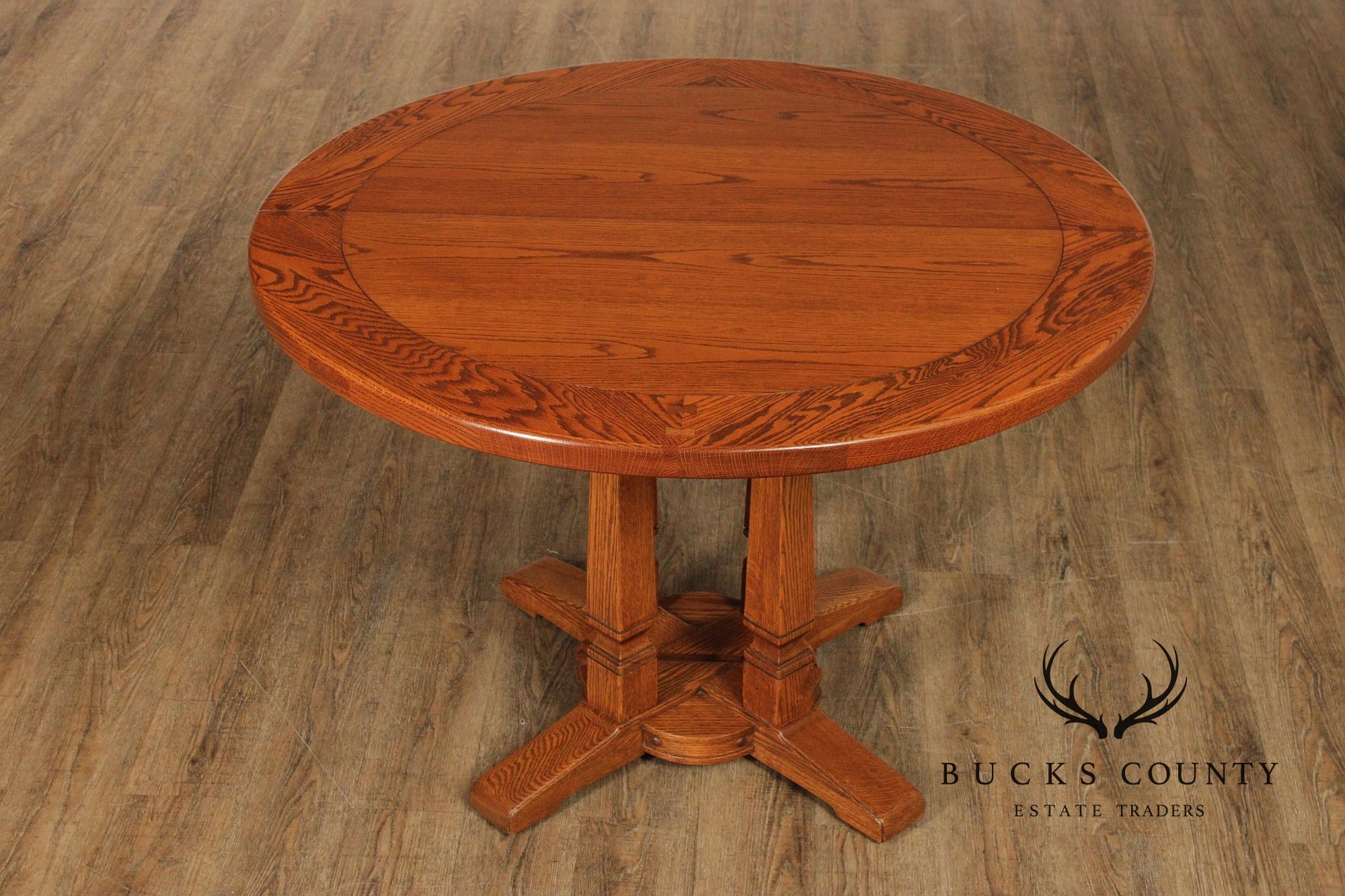 Romweber Round Viking Oak Expandable Dining Table With Four Leaves