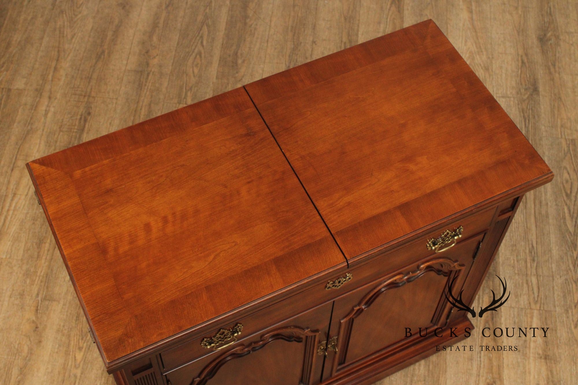 Thomasville Georgian Style Cherry Flip Top Server