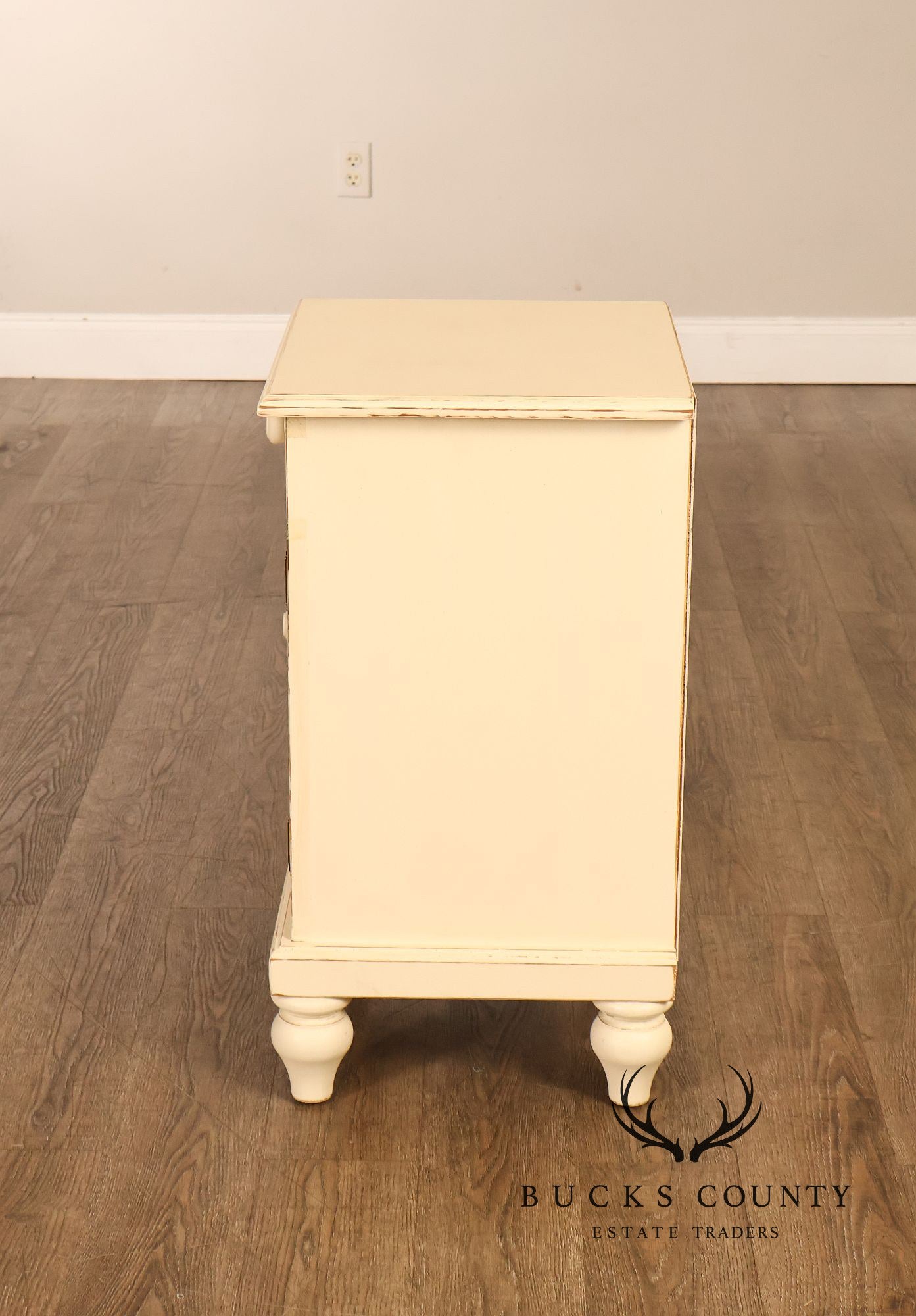 Coastal Style Pair of Painted Bedside Cabinets
