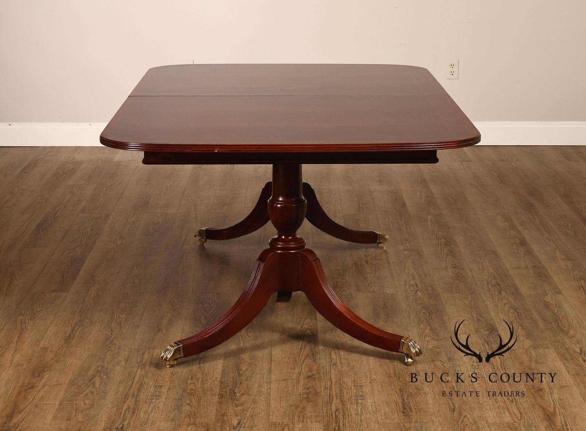 Thomasville Banded Mahogany Double Pedestal Extendable Dining Table