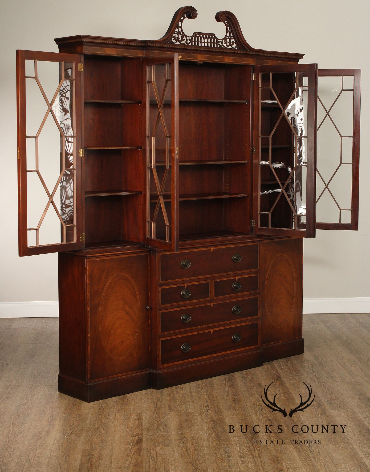 Baker Furniture Vintage Georgian Style Mahogany Breakfront Bookcase