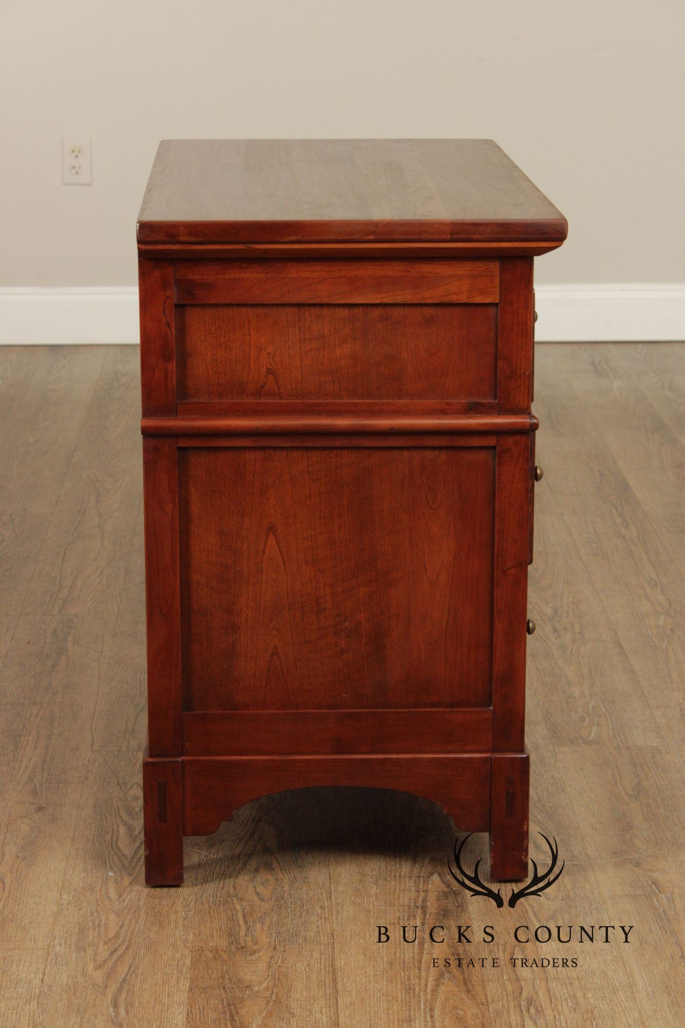Lexington Bob Timberlake Arts And Crafts Cherry Bachelor’s Chest With Pull-Out Tray