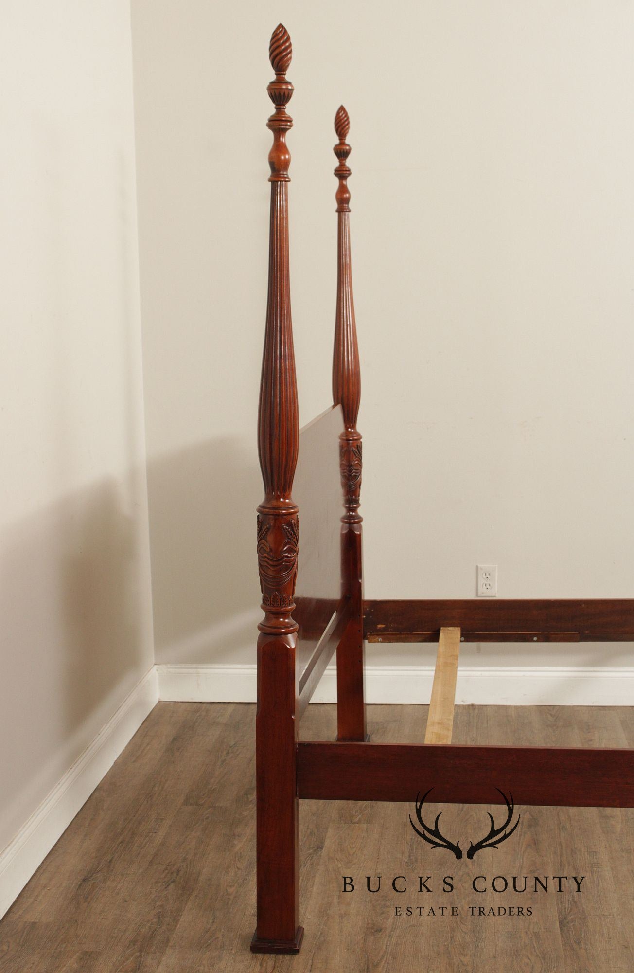 Lexington Queen Size Carved Mahogany Poster Bed