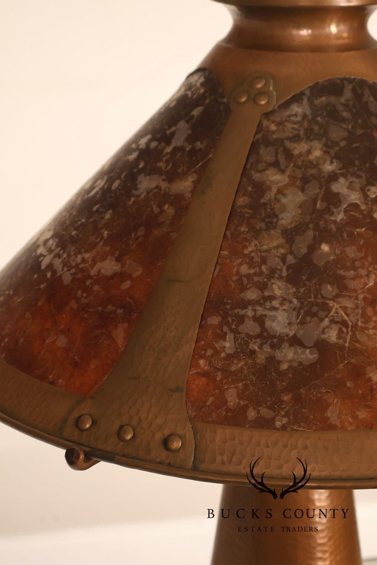 Antique Benedict Studios Arts And Crafts Hammered Copper And Mica Table Lamp