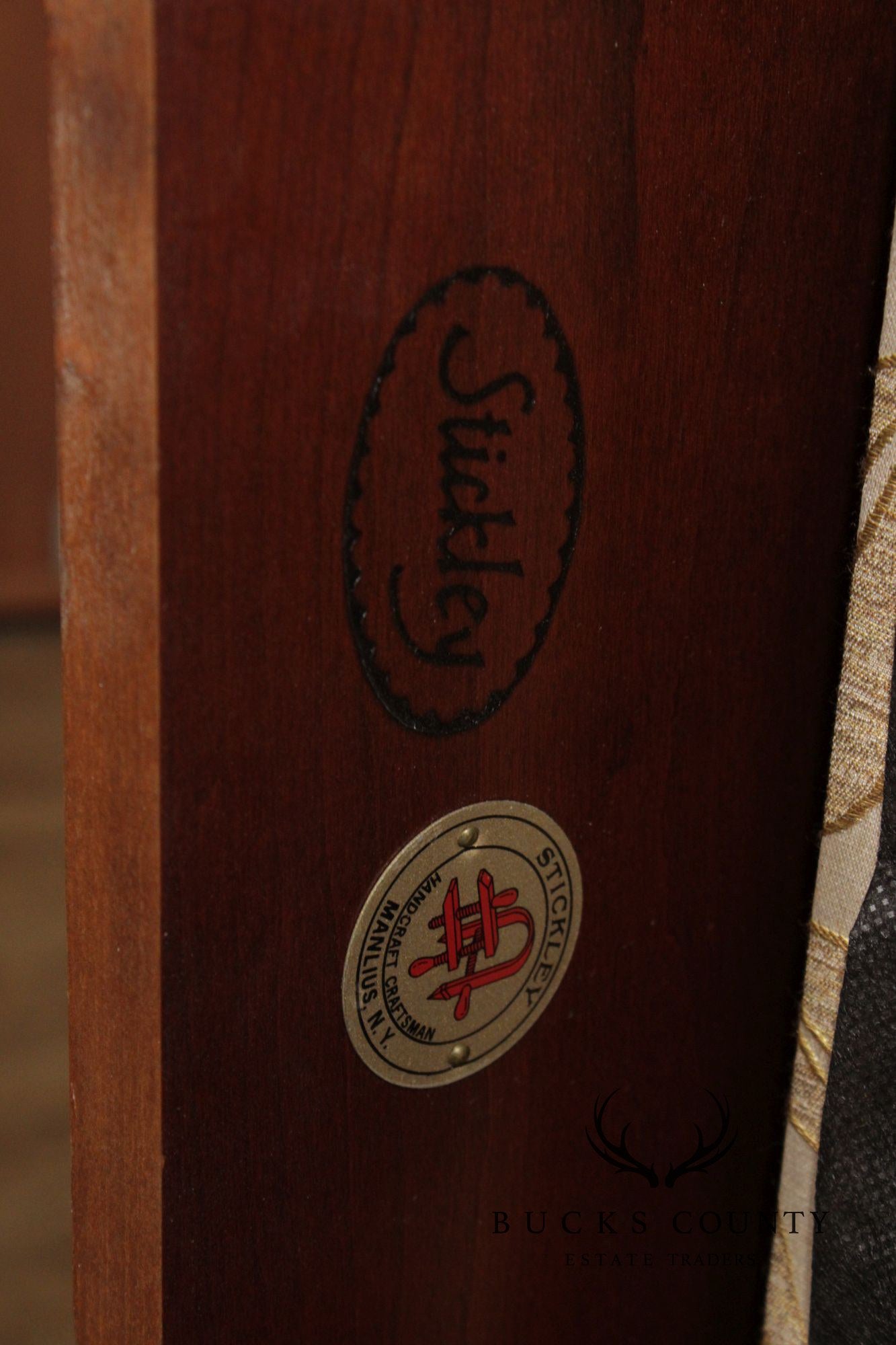 Stickley Mission Collection Cherry Prairie Settle