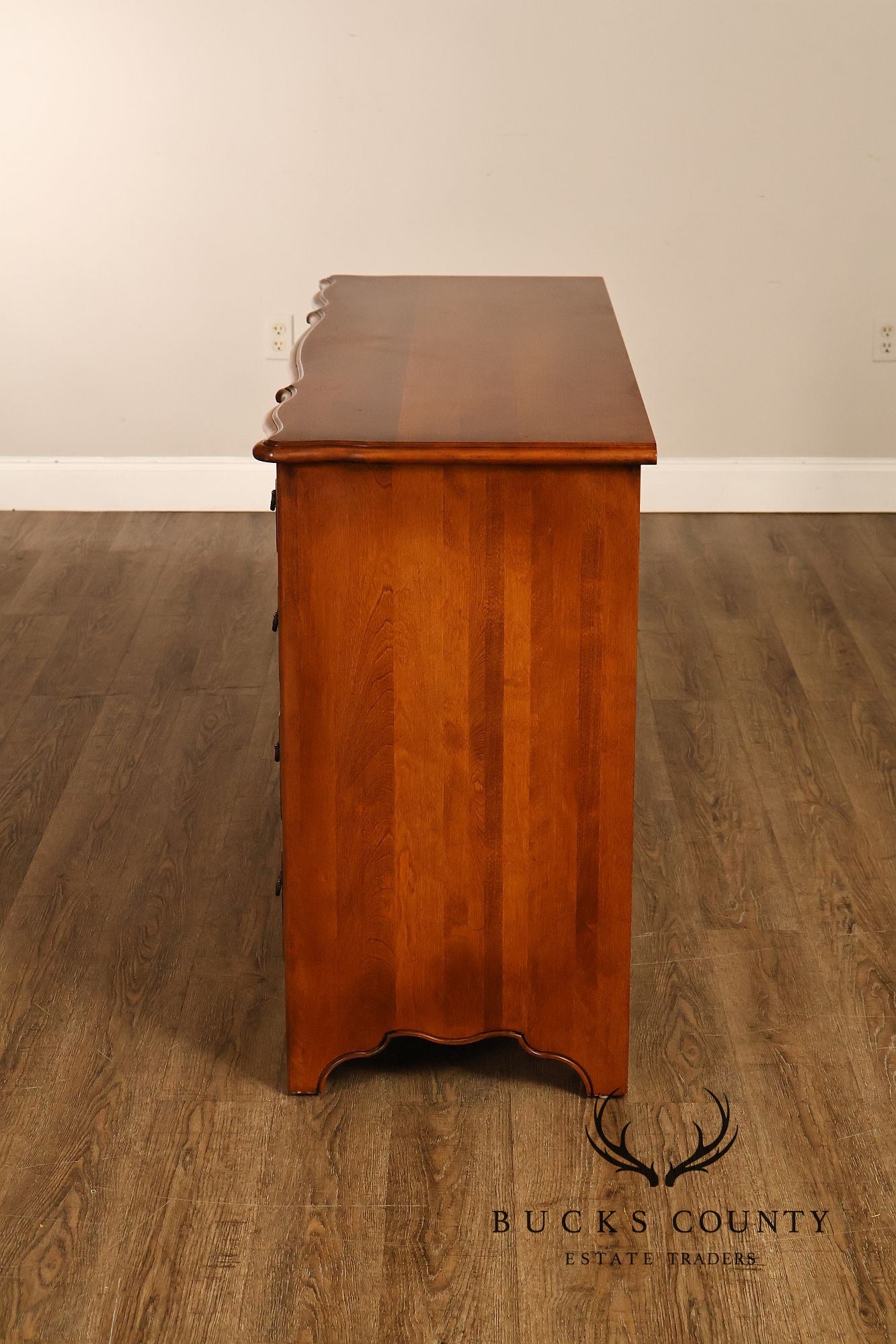 Ethan Allen Country French Maple And Birchwood Eight Drawer Dresser