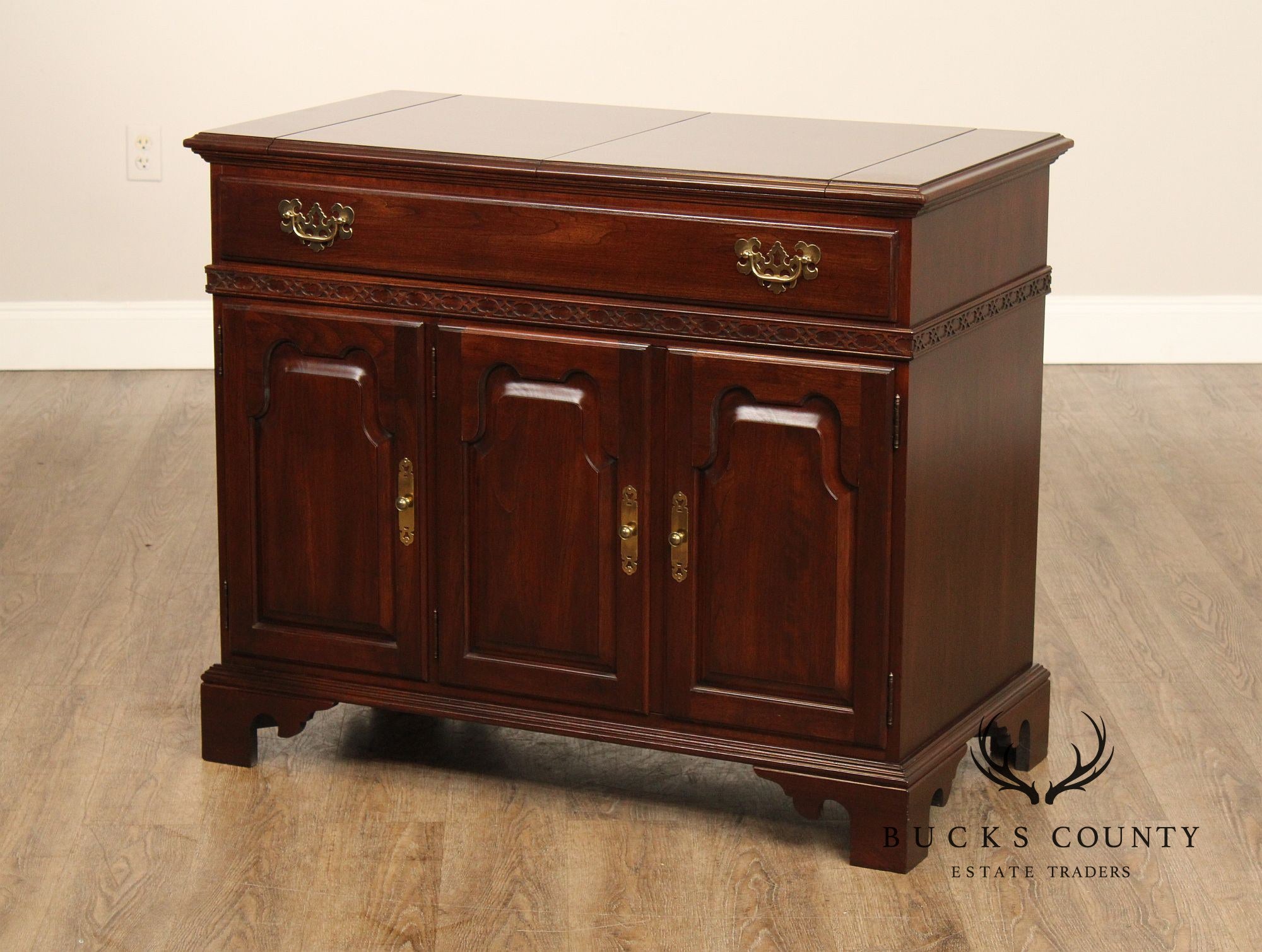 Ethan Allen Georgian Style Cherry Flip-Top Server