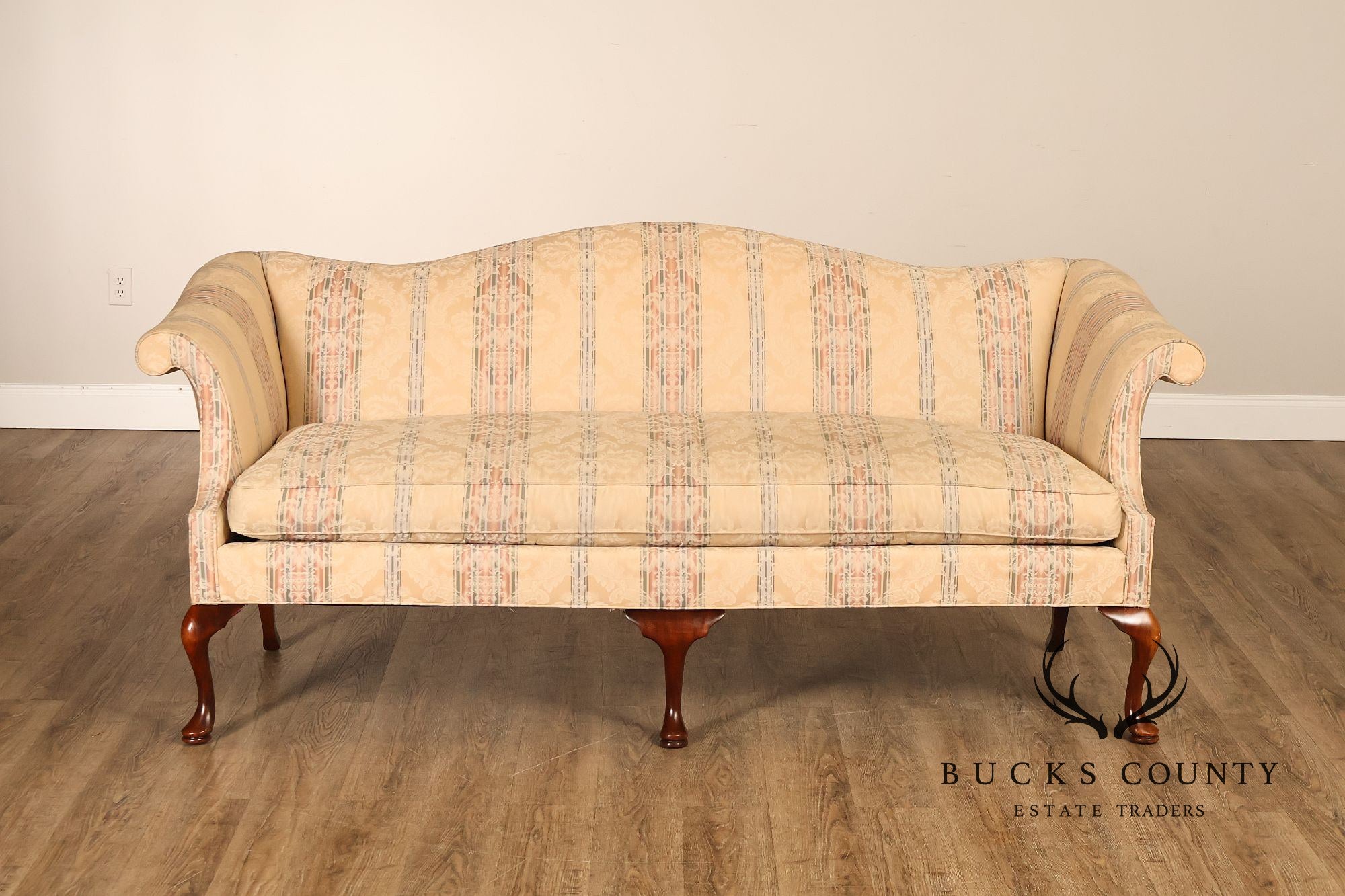 Hickory Chair 'Historical James River Plantations' Mahogany Camelback Sofa