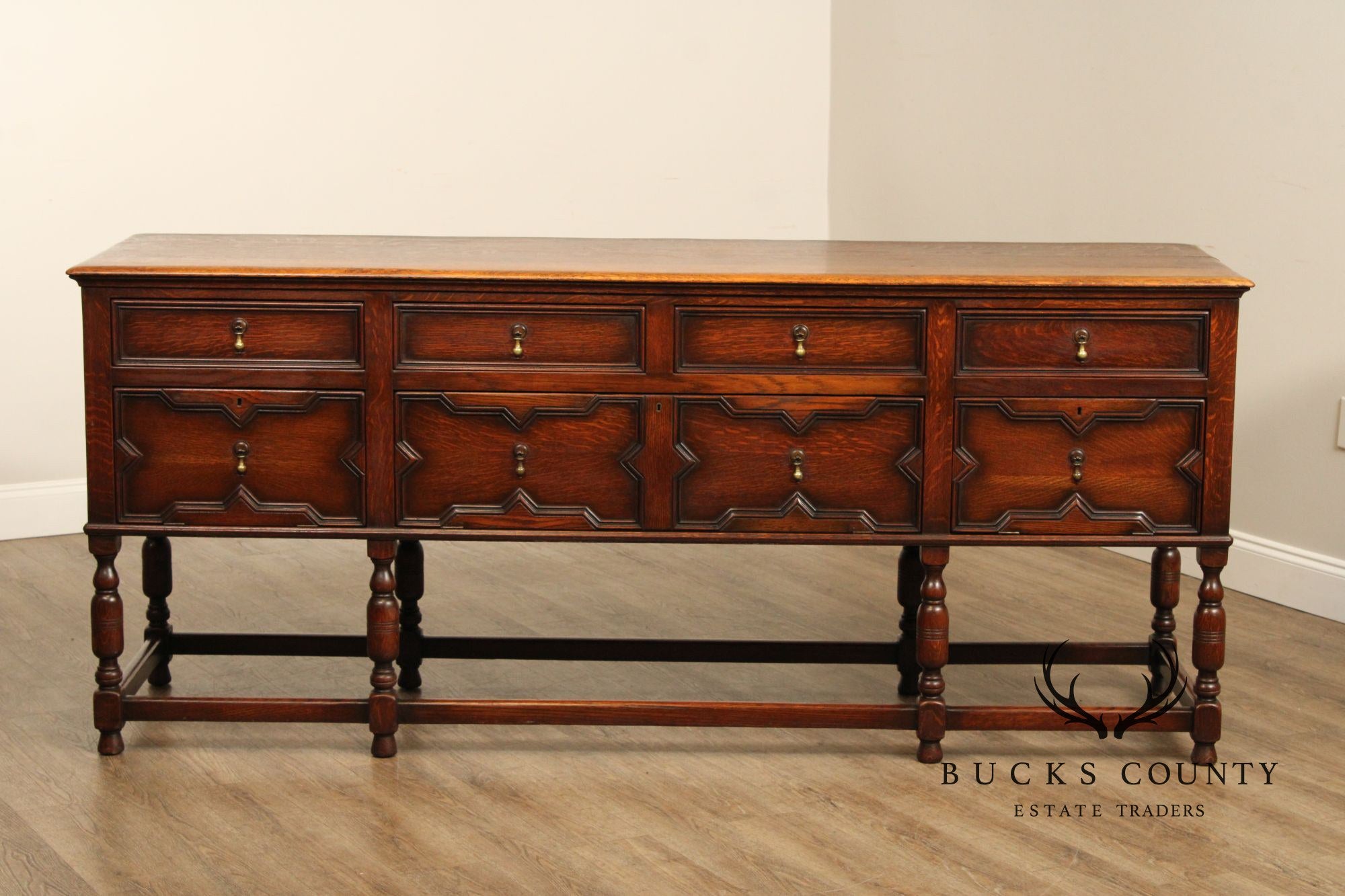 Danersk English Traditional Style Oak Sideboard