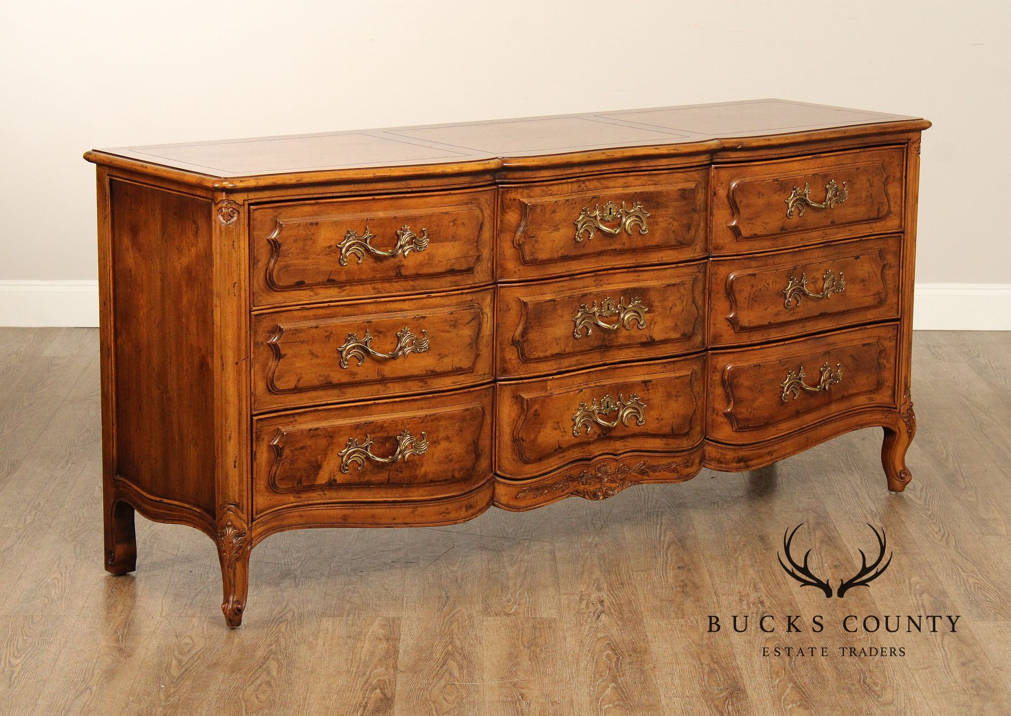 Henredon 'Villandry' French Louis XV Style Walnut Triple Dresser