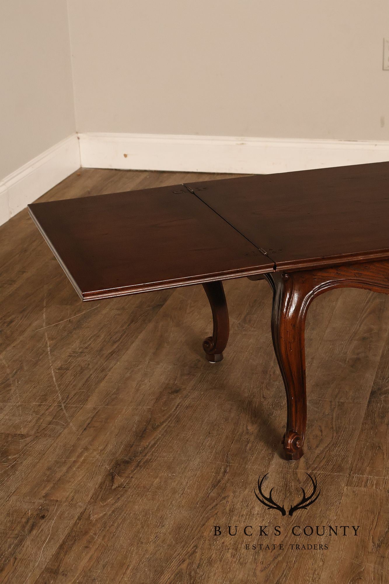 Henredon French Louis XV Style Oak Expanding Coffee Table
