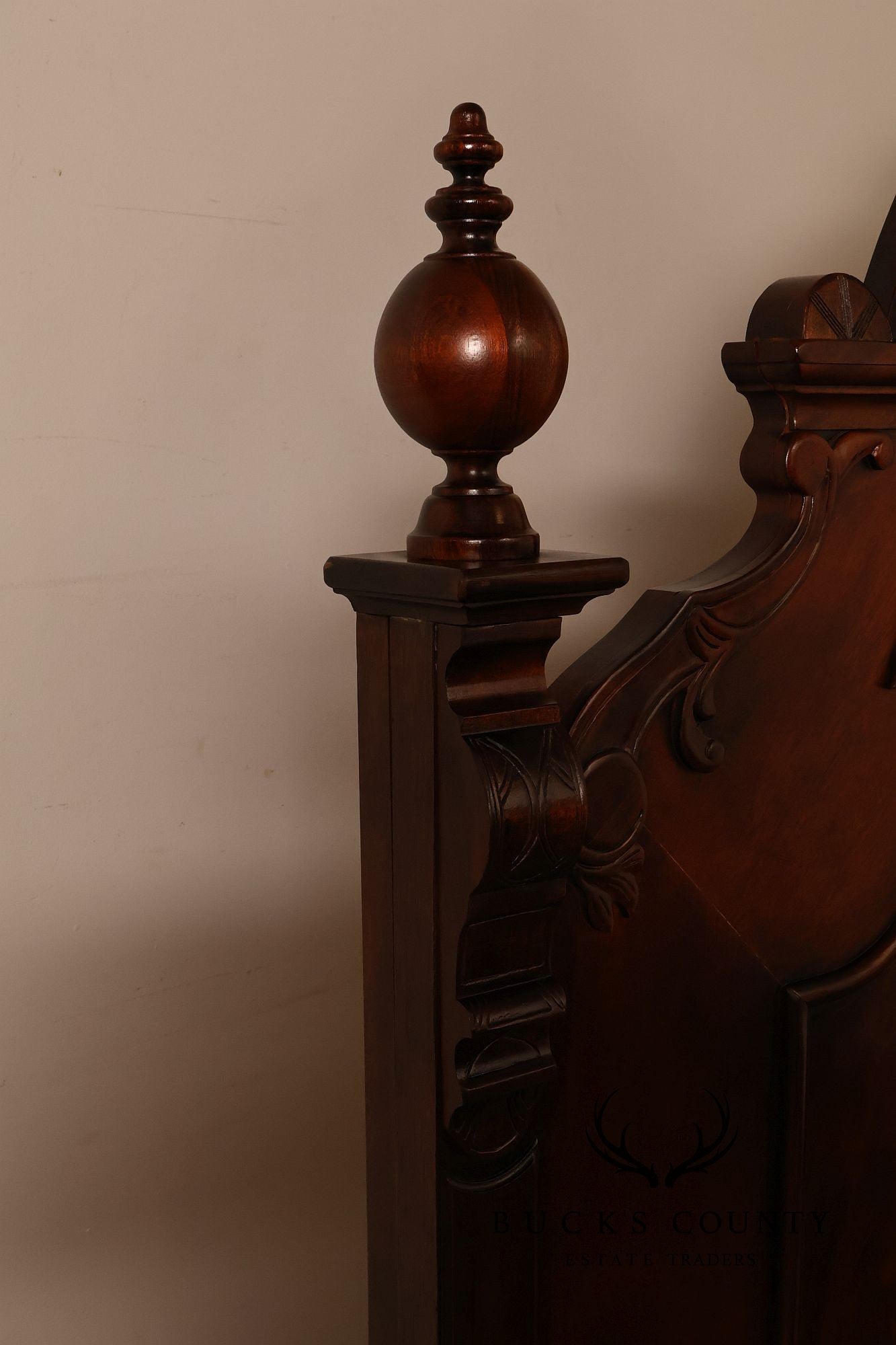 Henredon Carlyle Mahogany Victorian Style High Back King Bed