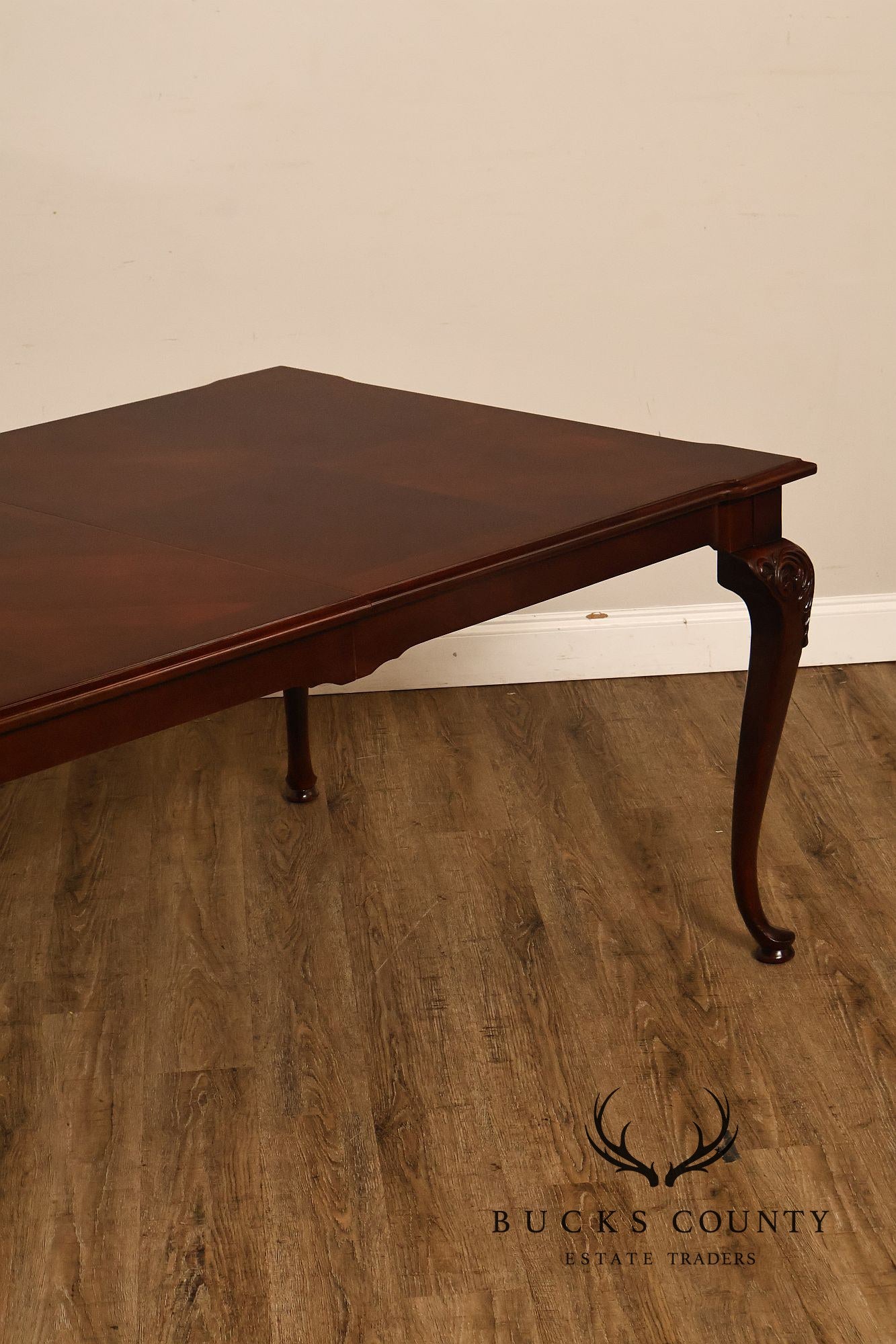 Thomasville Queen Anne Style Cherry Diamond Marquetry Extension Dining Table